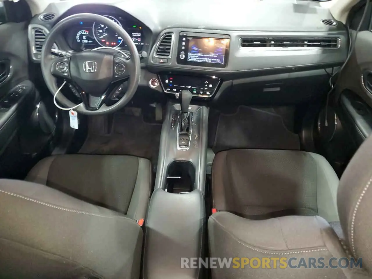 8 Photograph of a damaged car 3CZRU6H54LM702056 HONDA HR-V 2020