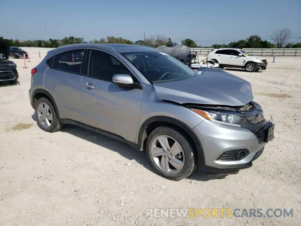 4 Photograph of a damaged car 3CZRU6H54LM720797 HONDA HR-V 2020
