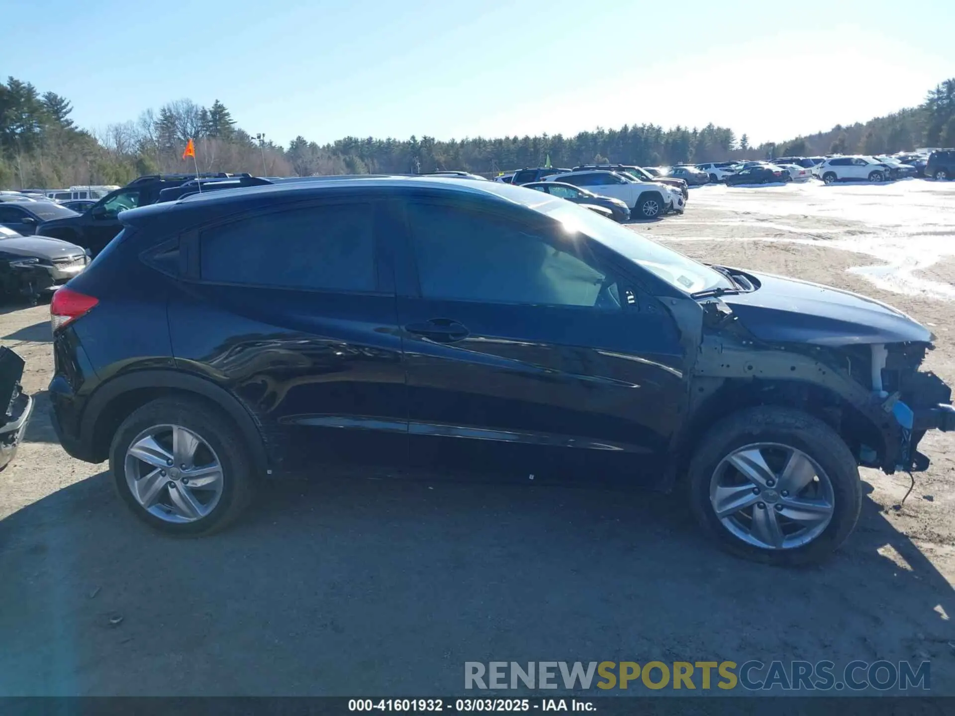 13 Photograph of a damaged car 3CZRU6H55LM707587 HONDA HR-V 2020