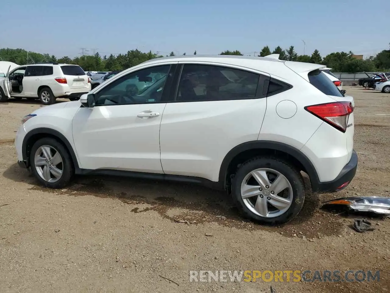 2 Photograph of a damaged car 3CZRU6H55LM732523 HONDA HR-V 2020