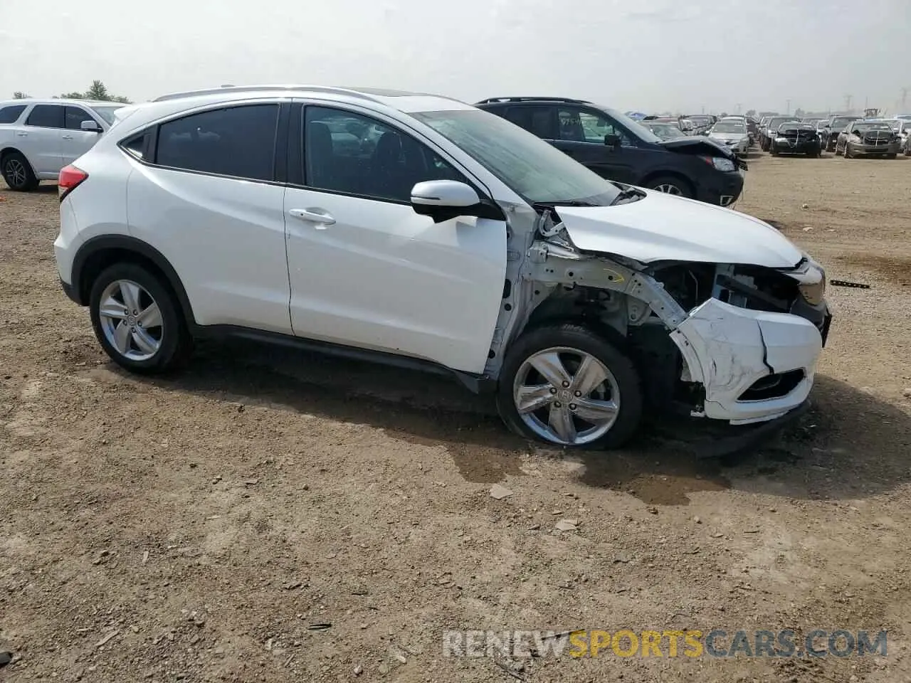 4 Photograph of a damaged car 3CZRU6H55LM732523 HONDA HR-V 2020