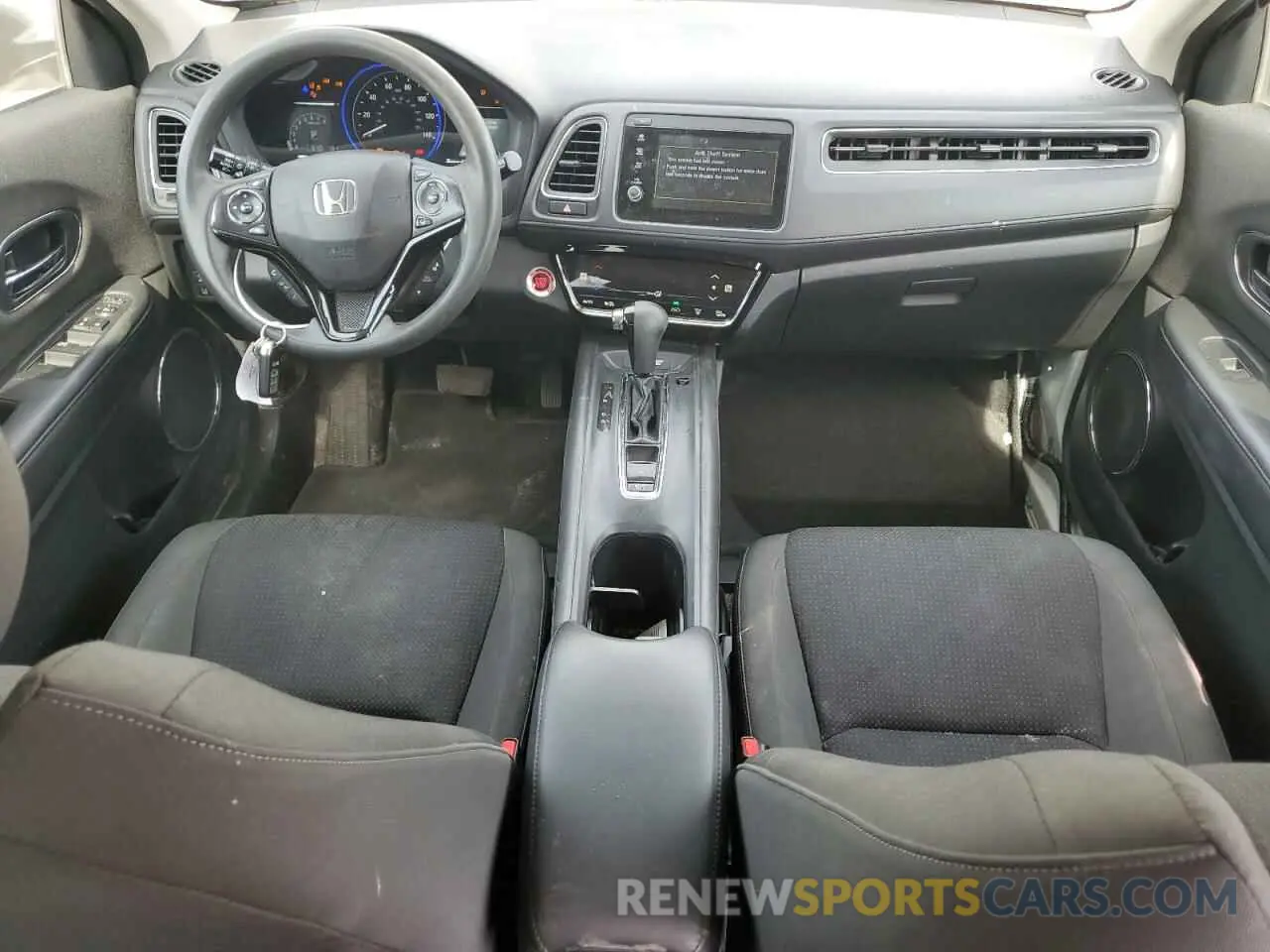 8 Photograph of a damaged car 3CZRU6H55LM732523 HONDA HR-V 2020