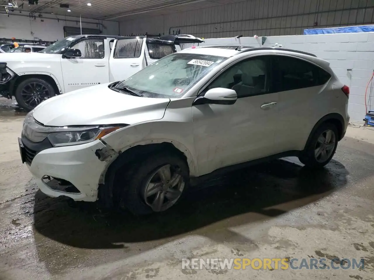 1 Photograph of a damaged car 3CZRU6H56LM731865 HONDA HR-V 2020