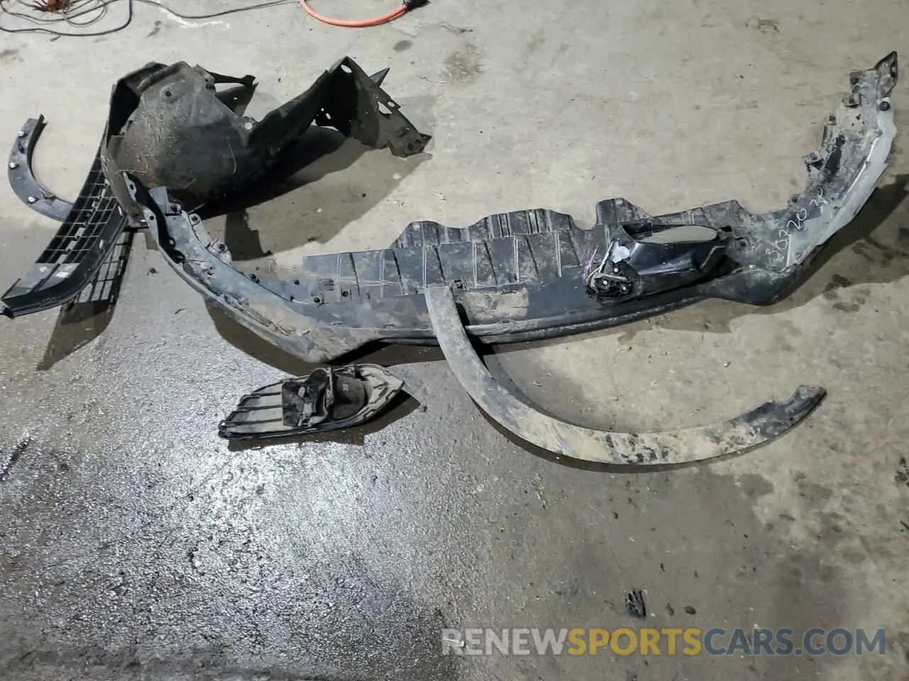 13 Photograph of a damaged car 3CZRU6H56LM731865 HONDA HR-V 2020