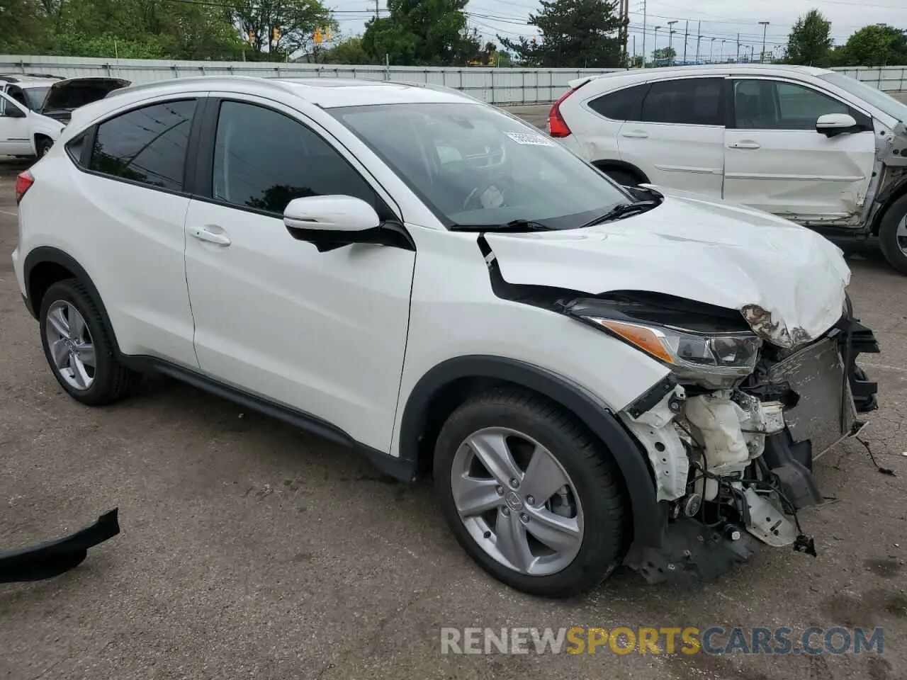 4 Photograph of a damaged car 3CZRU6H58LM709169 HONDA HR-V 2020