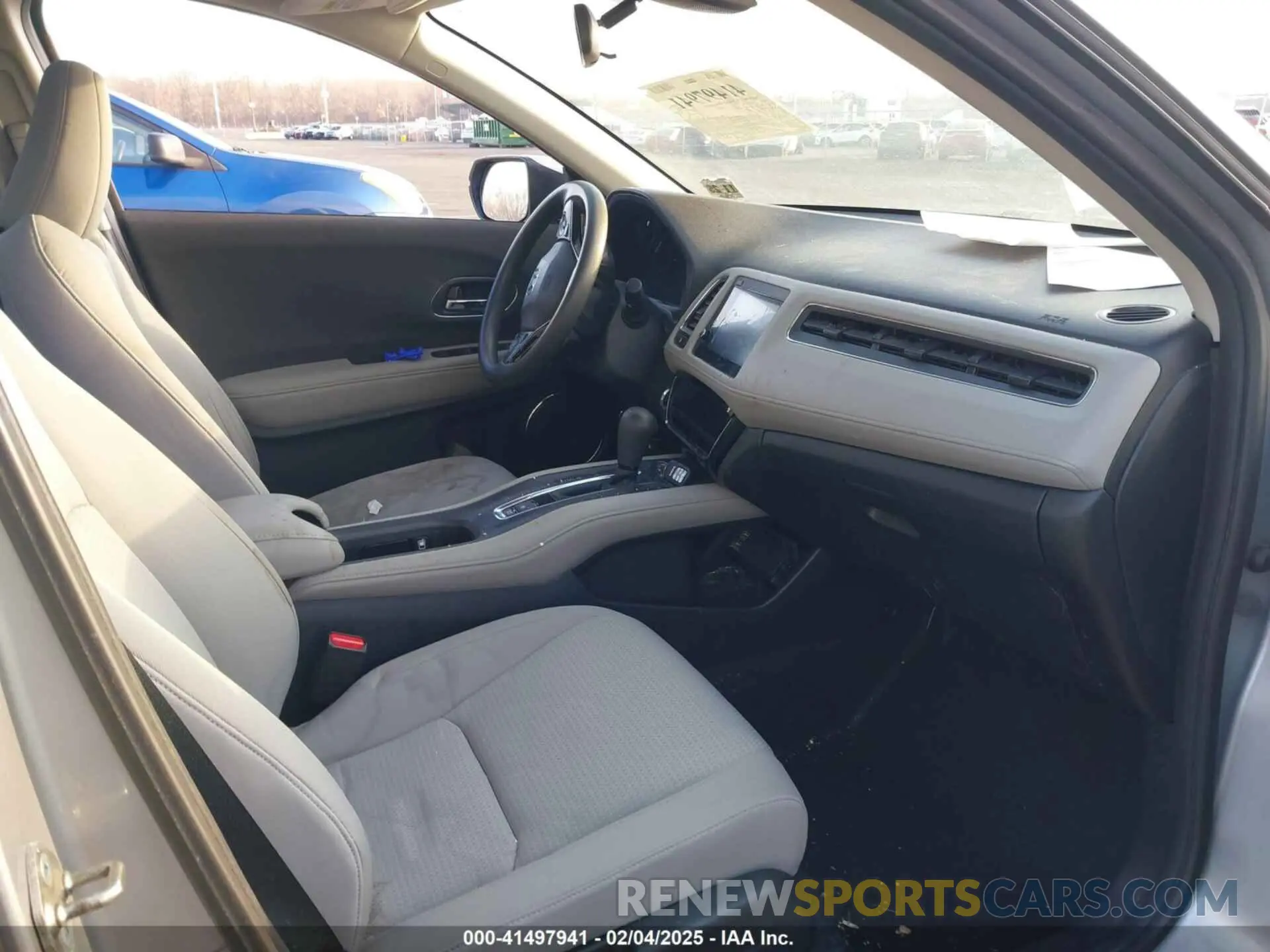 5 Photograph of a damaged car 3CZRU6H58LM726540 HONDA HR-V 2020