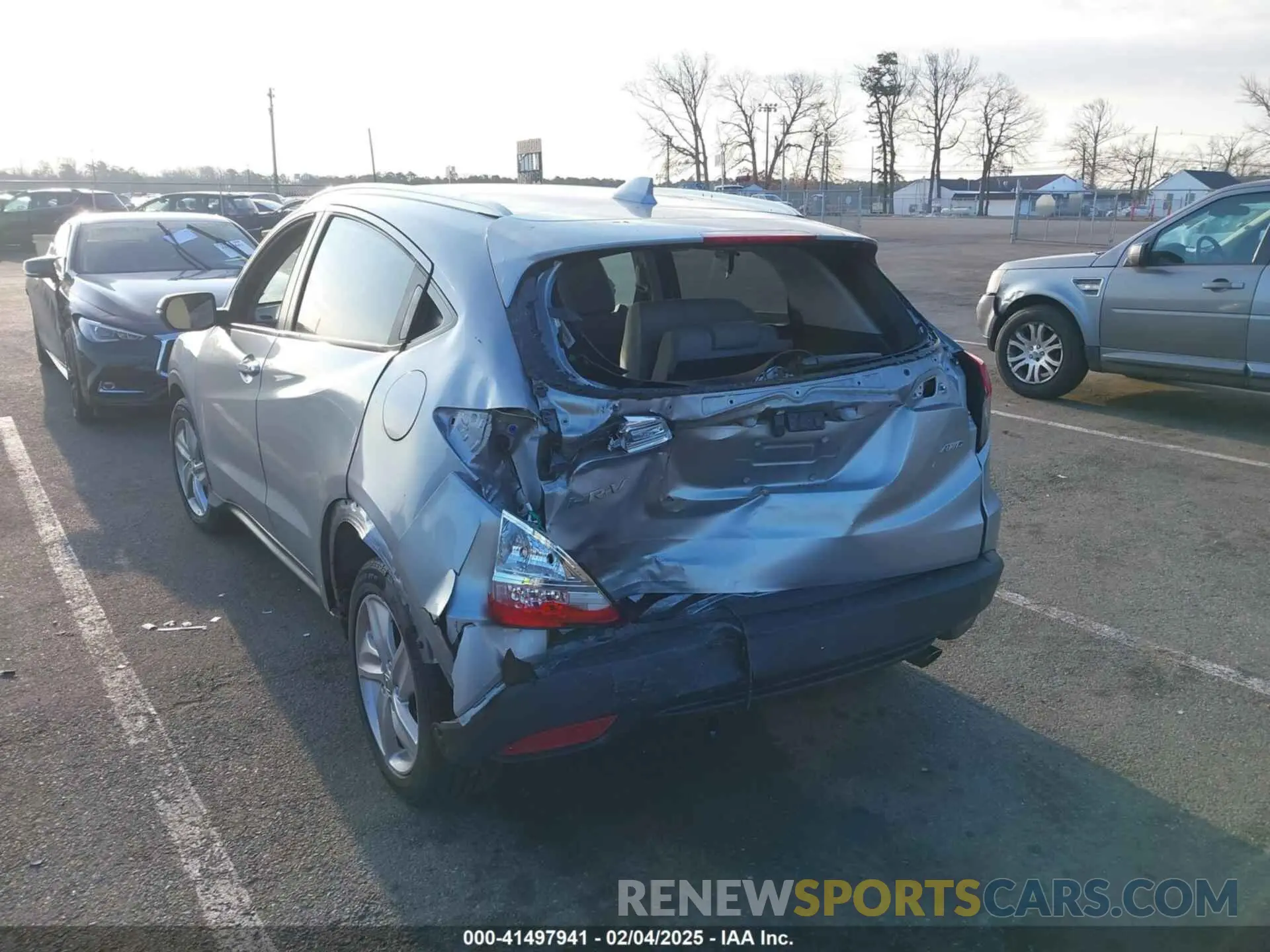6 Photograph of a damaged car 3CZRU6H58LM726540 HONDA HR-V 2020