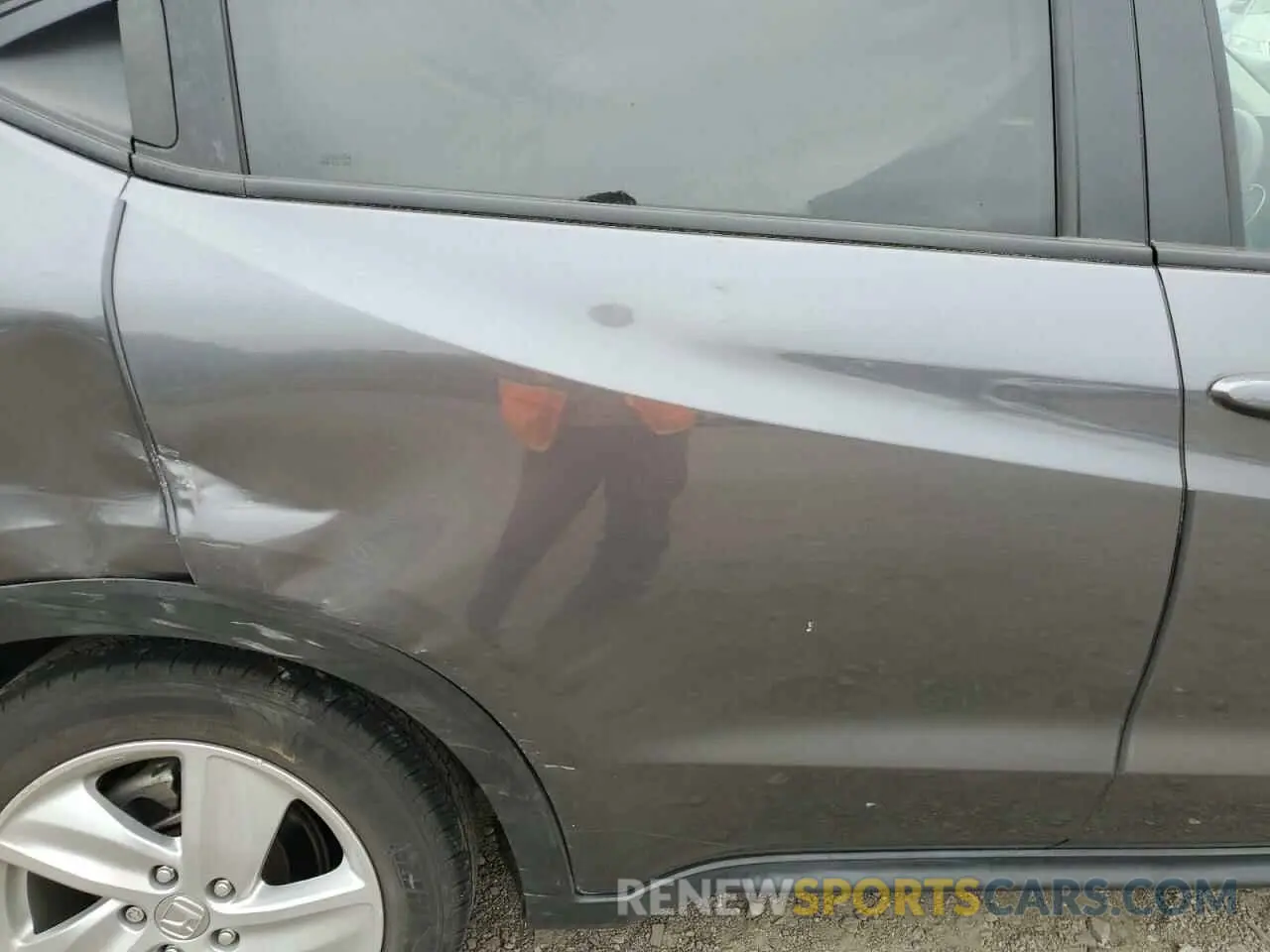 10 Photograph of a damaged car 3CZRU6H58LM727221 HONDA HR-V 2020
