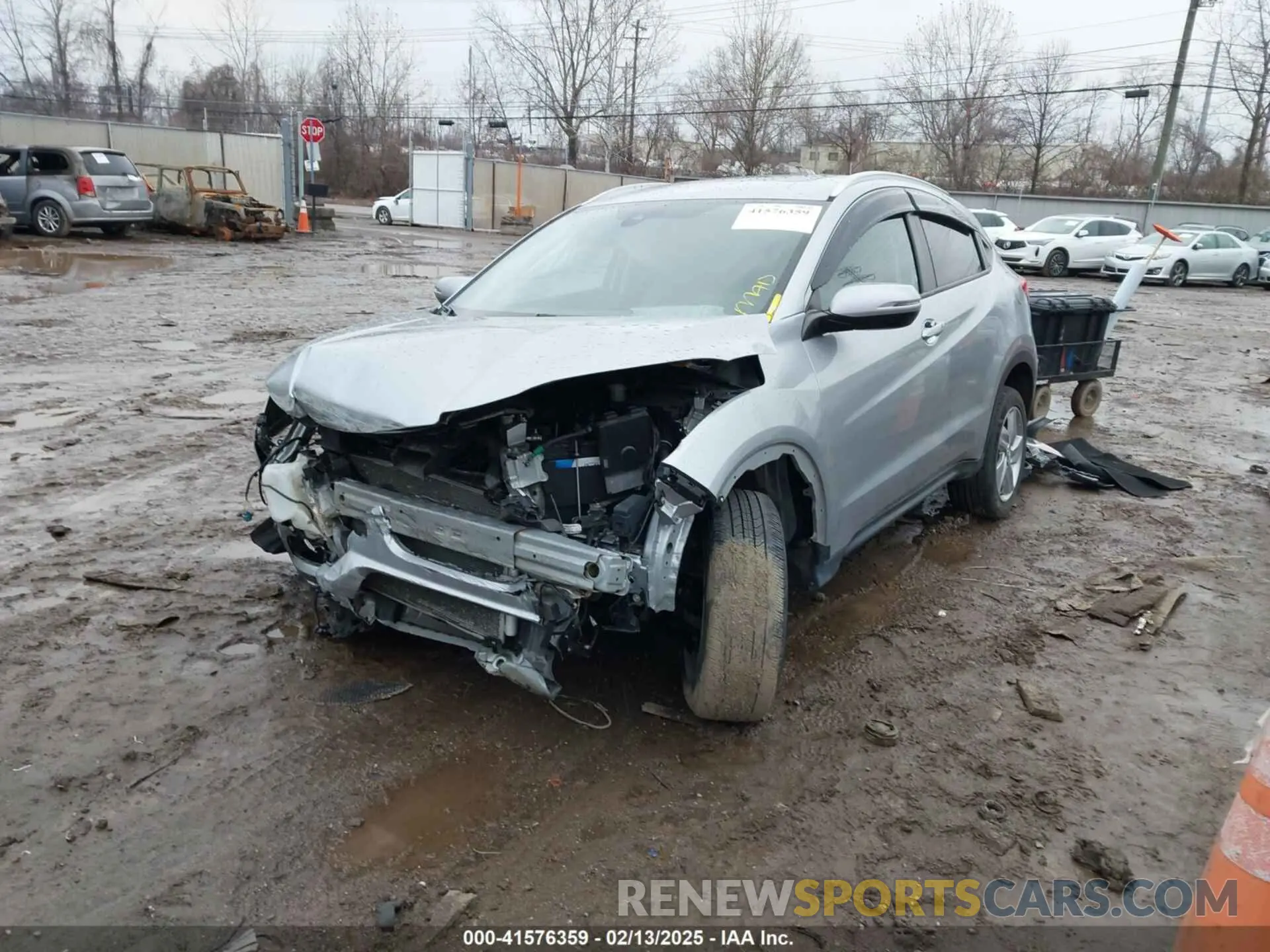 2 Photograph of a damaged car 3CZRU6H59LM702621 HONDA HR-V 2020