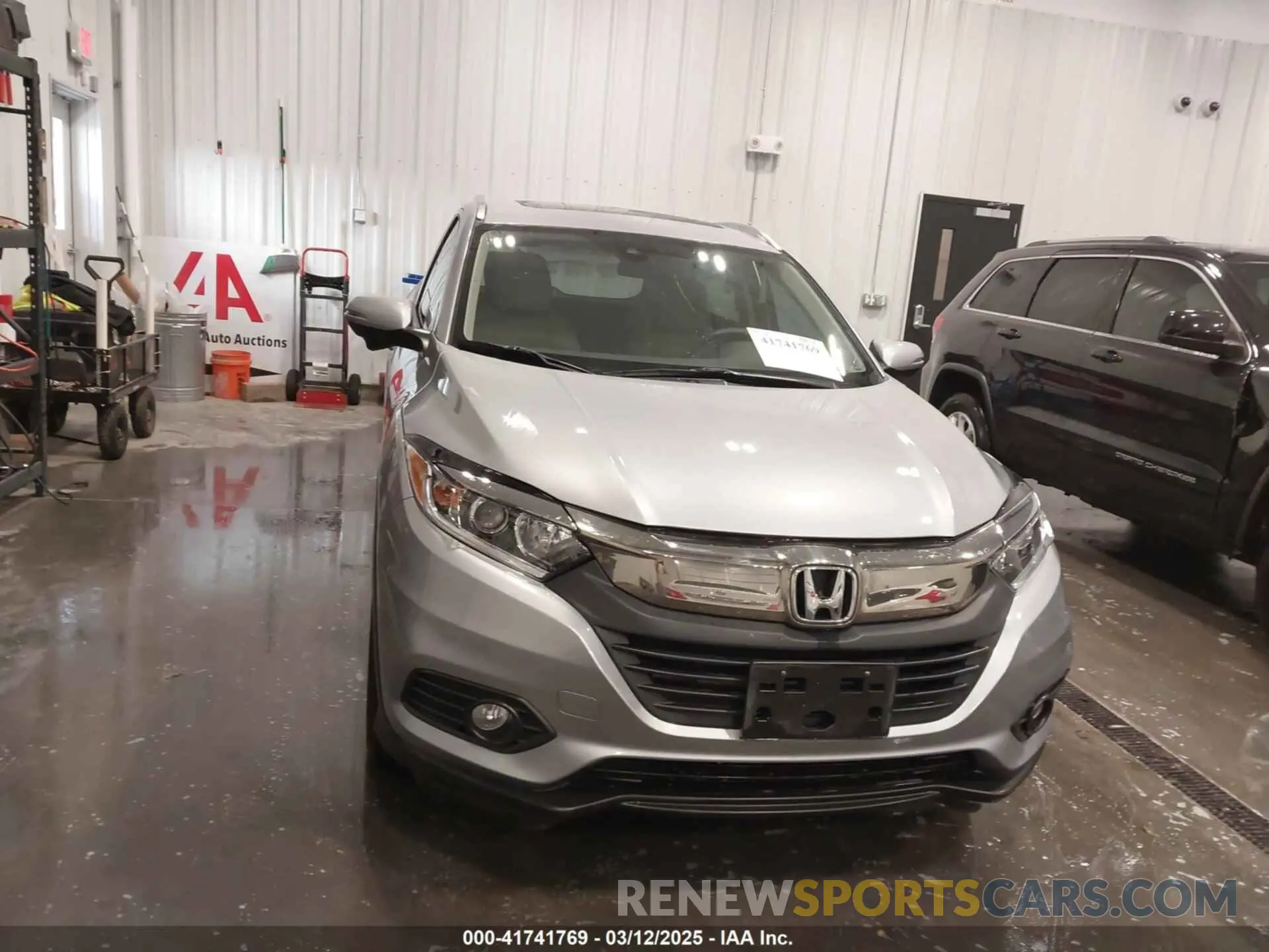12 Photograph of a damaged car 3CZRU6H59LM725929 HONDA HR-V 2020