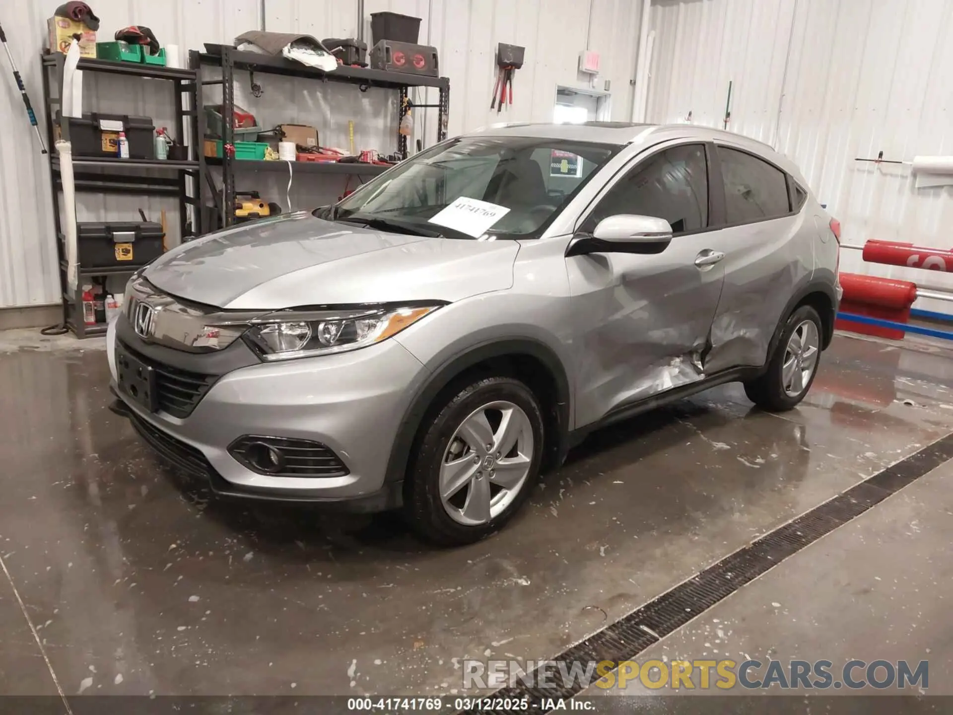 2 Photograph of a damaged car 3CZRU6H59LM725929 HONDA HR-V 2020