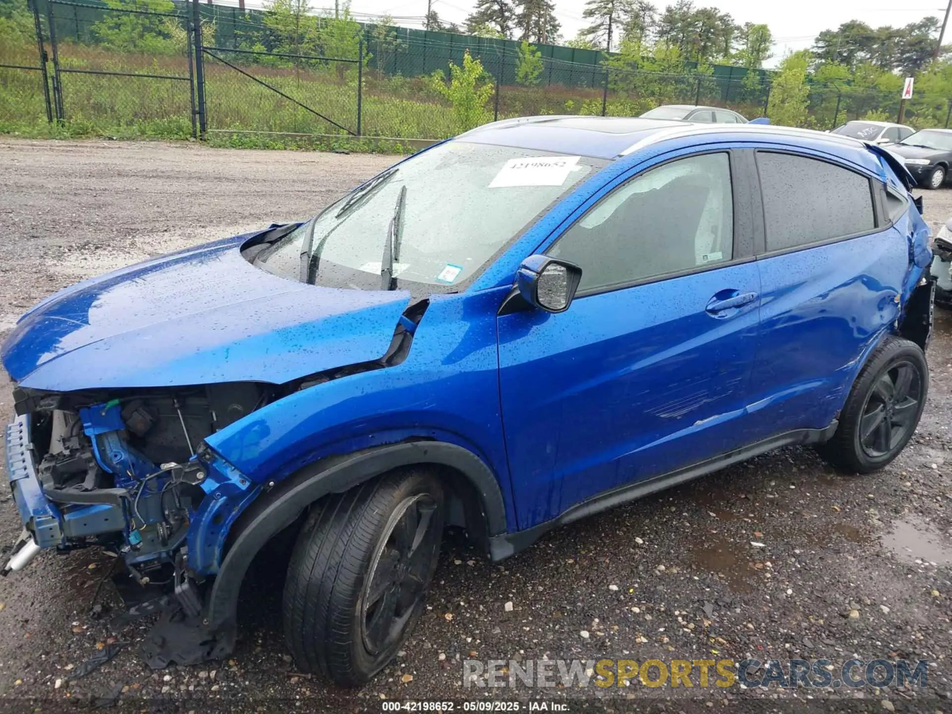 13 Photograph of a damaged car 3CZRU6H5XLM700666 HONDA HR-V 2020