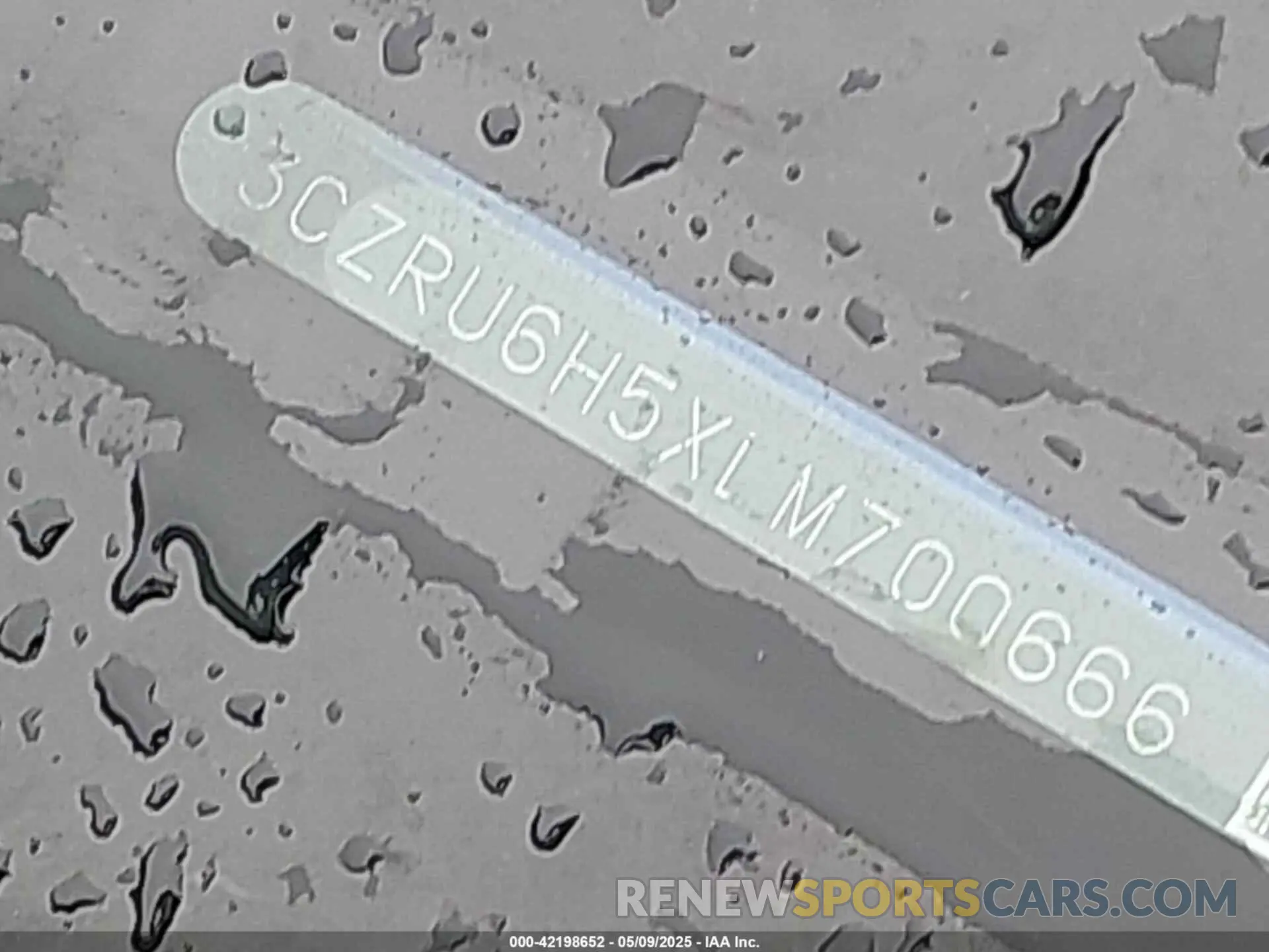 16 Photograph of a damaged car 3CZRU6H5XLM700666 HONDA HR-V 2020