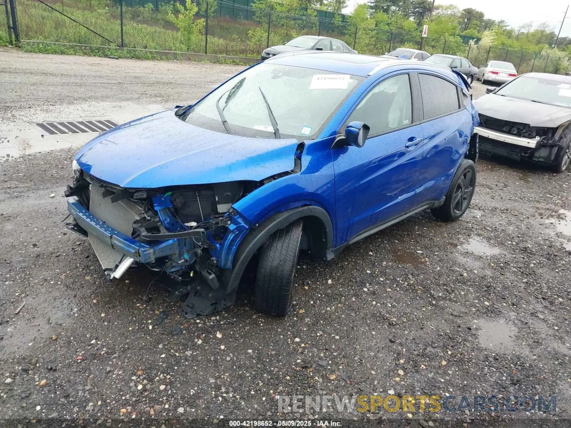 2 Photograph of a damaged car 3CZRU6H5XLM700666 HONDA HR-V 2020