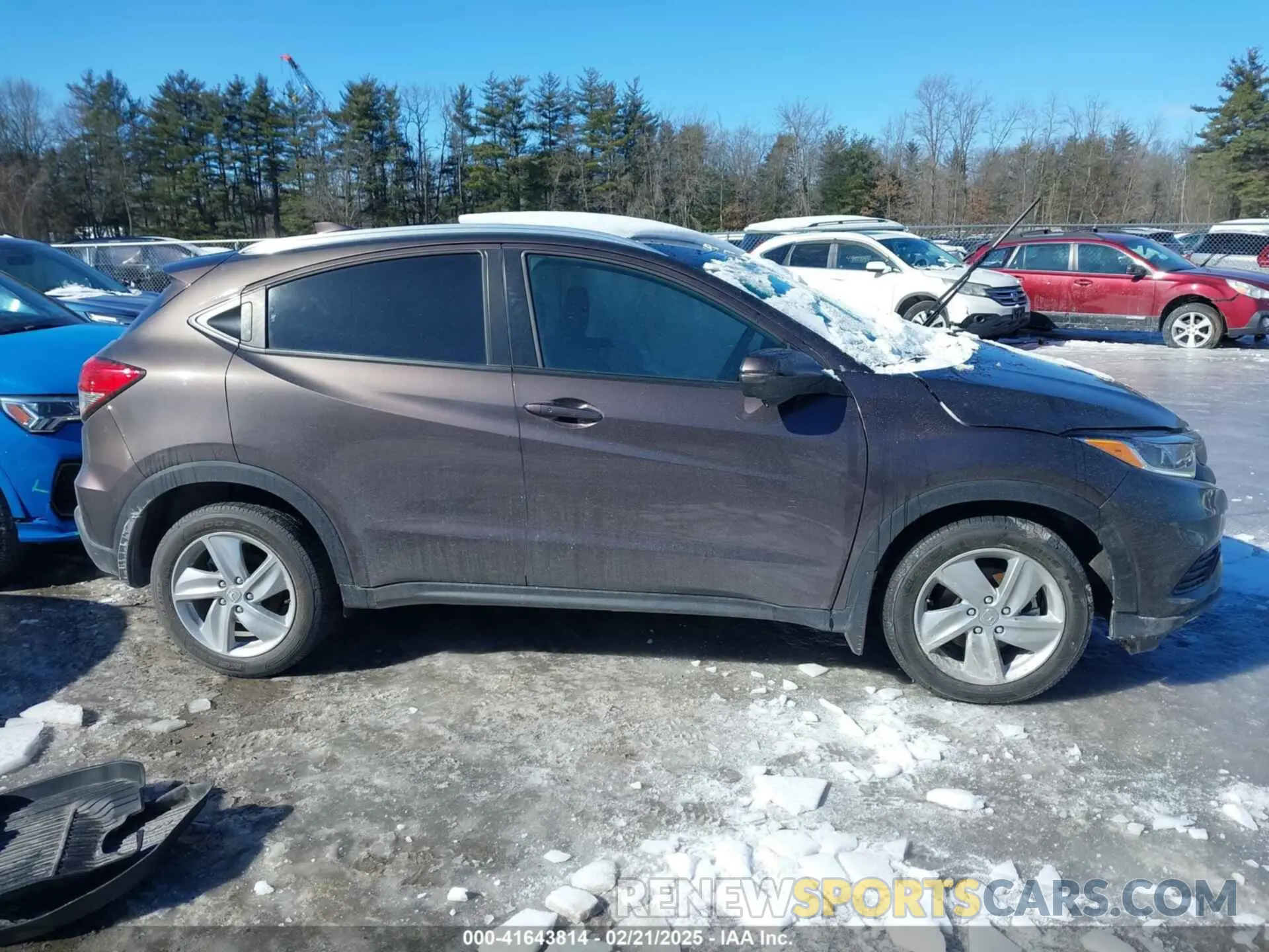 13 Photograph of a damaged car 3CZRU6H5XLM701073 HONDA HR-V 2020