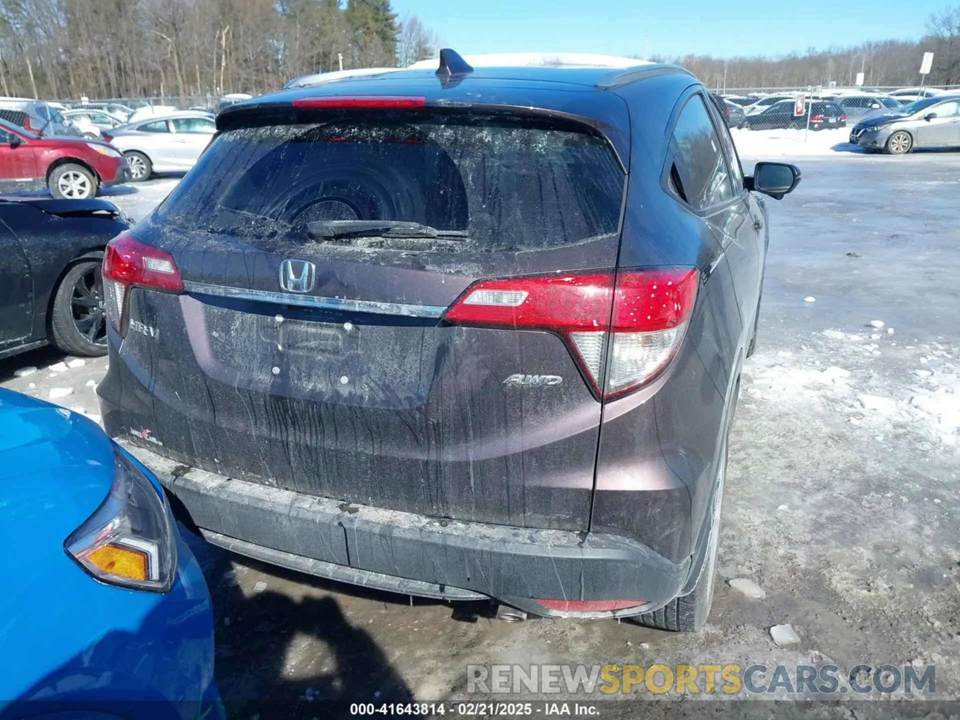 16 Photograph of a damaged car 3CZRU6H5XLM701073 HONDA HR-V 2020