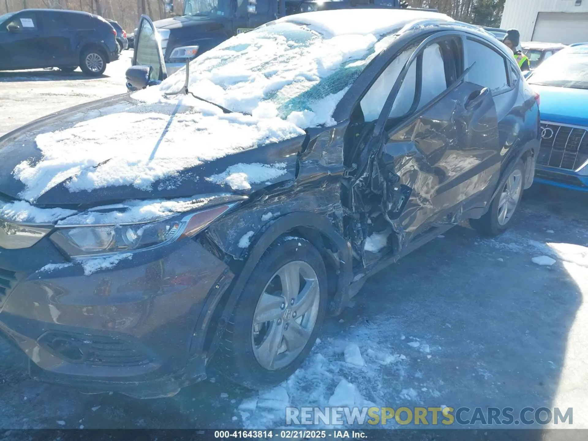 6 Photograph of a damaged car 3CZRU6H5XLM701073 HONDA HR-V 2020