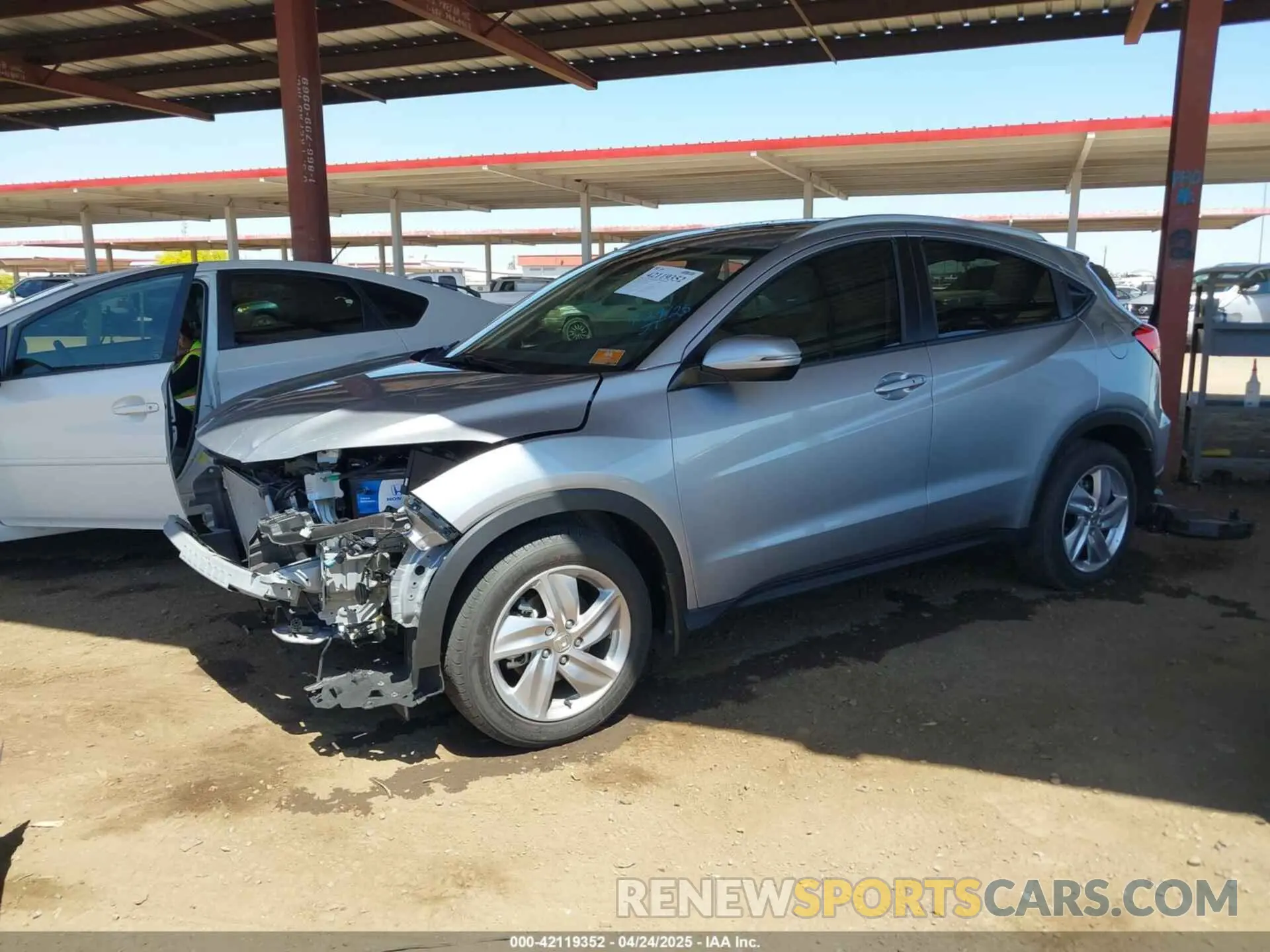 2 Photograph of a damaged car 3CZRU6H5XLM702563 HONDA HR-V 2020