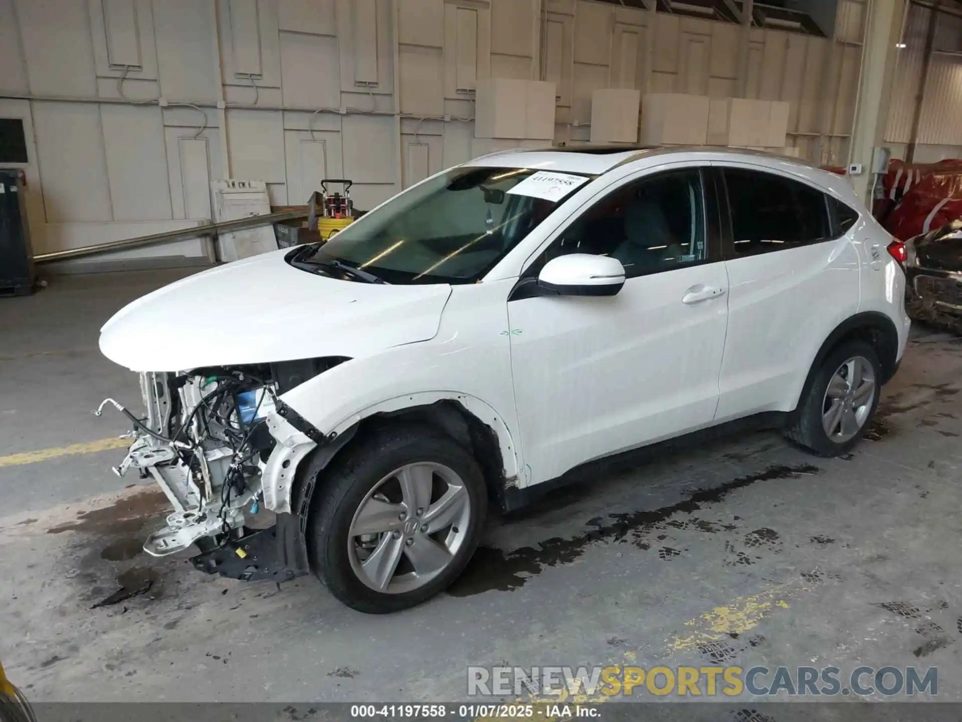 2 Photograph of a damaged car 3CZRU6H5XLM707195 HONDA HR-V 2020