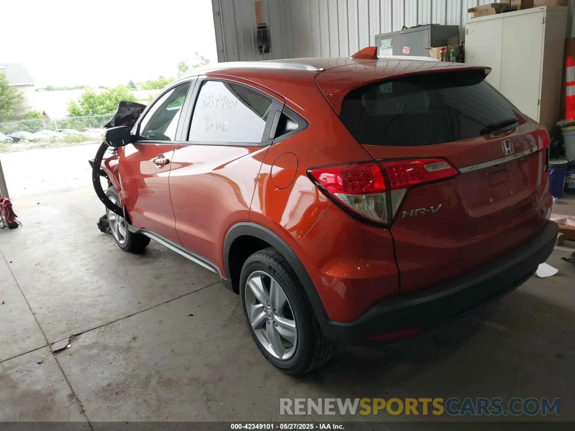 3 Photograph of a damaged car 3CZRU6H5XLM713014 HONDA HR-V 2020