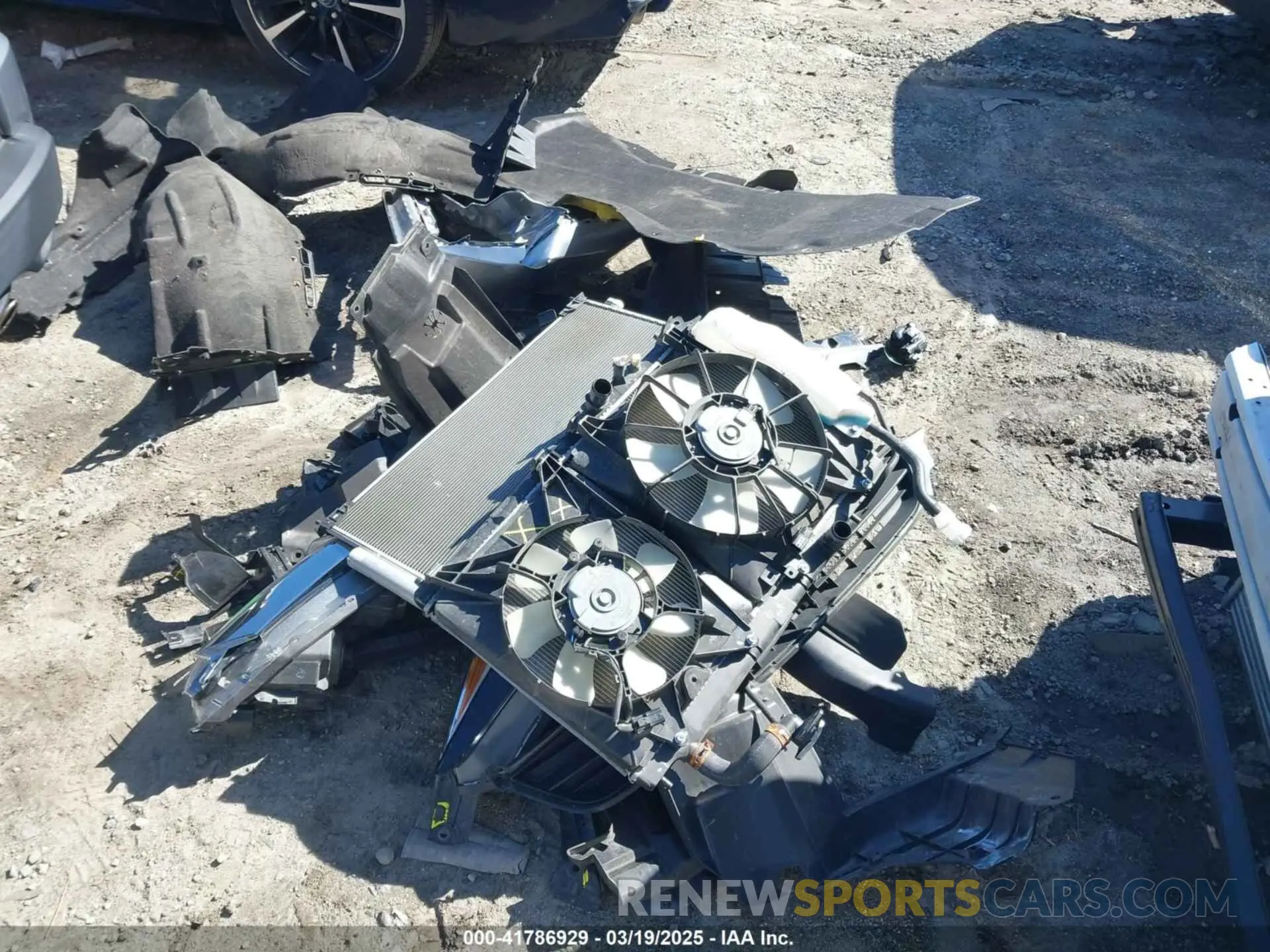 12 Photograph of a damaged car 3CZRU6H5XLM715538 HONDA HR-V 2020