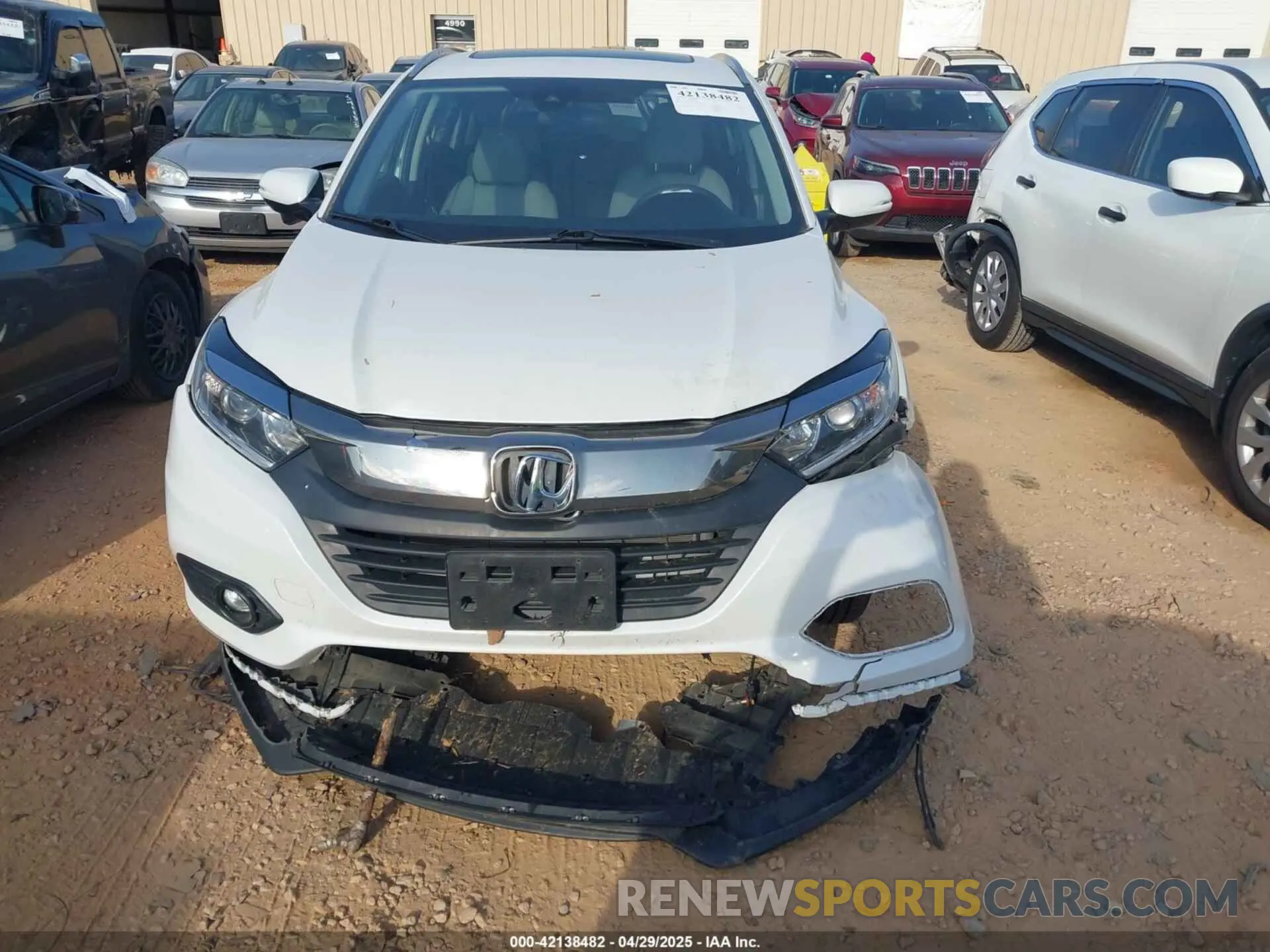 11 Photograph of a damaged car 3CZRU6H5XLM726300 HONDA HR-V 2020