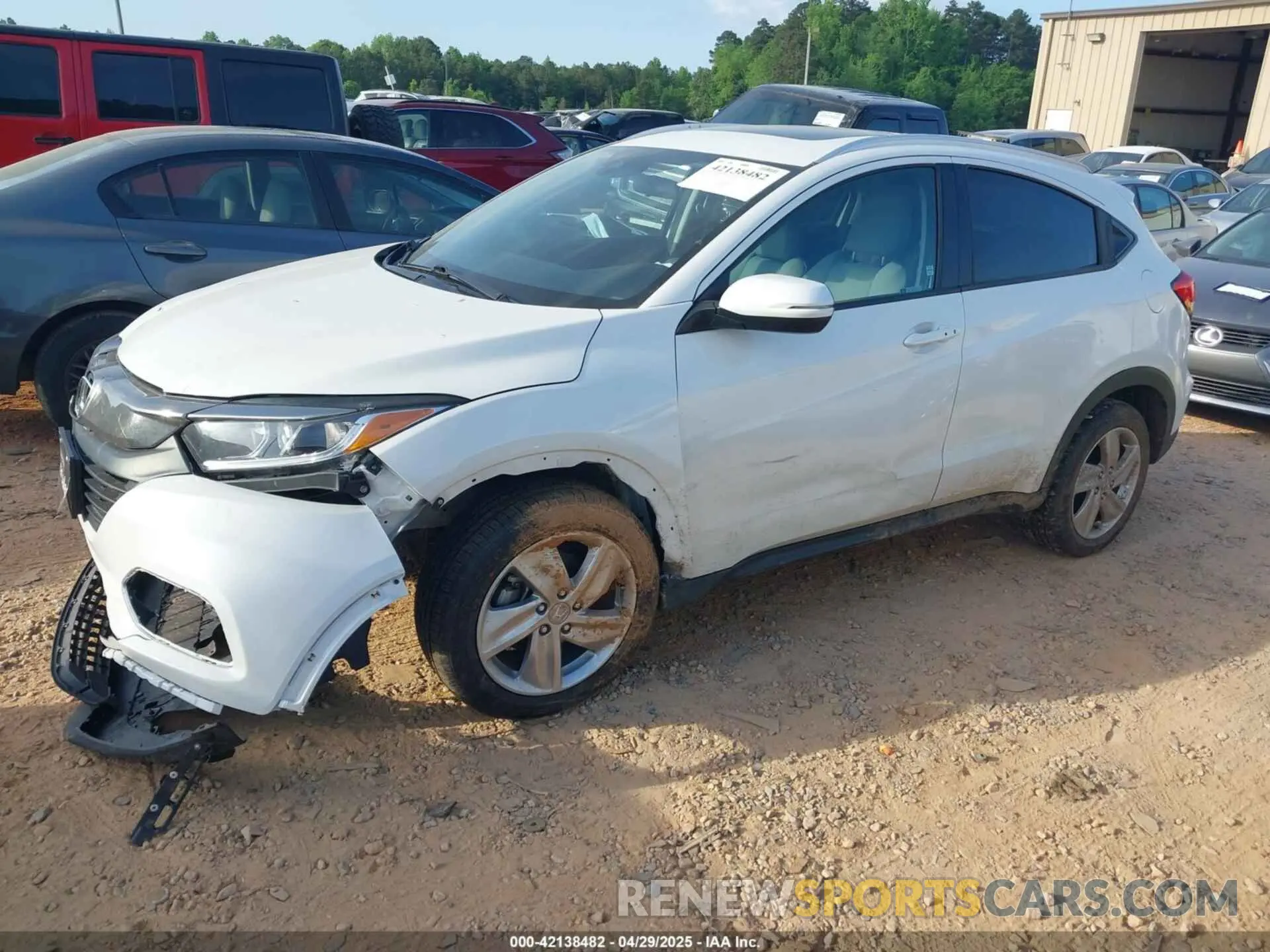 2 Photograph of a damaged car 3CZRU6H5XLM726300 HONDA HR-V 2020