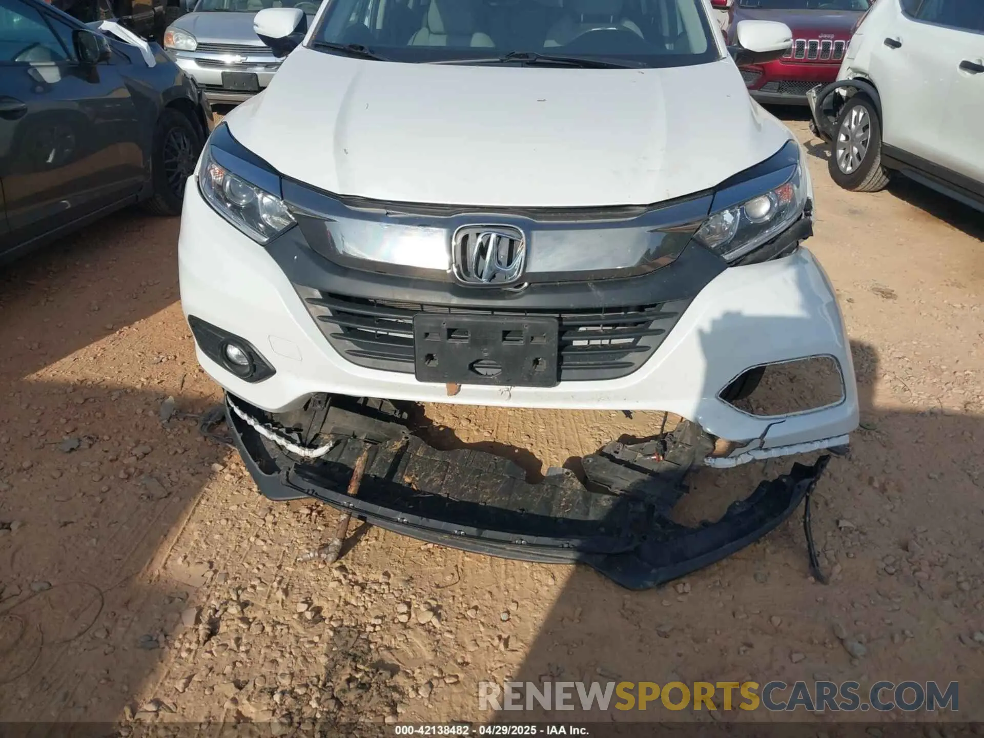6 Photograph of a damaged car 3CZRU6H5XLM726300 HONDA HR-V 2020