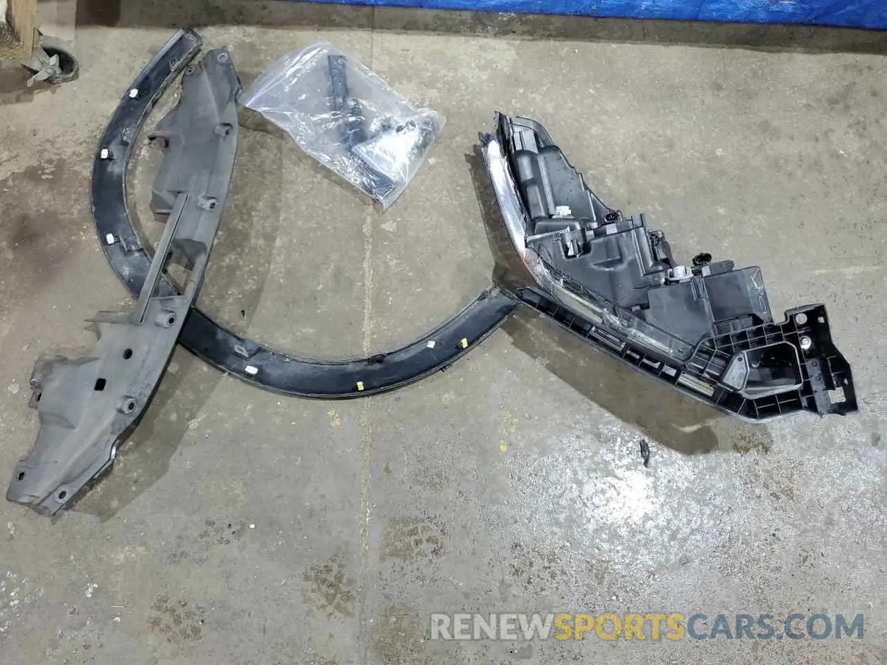13 Photograph of a damaged car 3CZRU6H5XLM729469 HONDA HR-V 2020