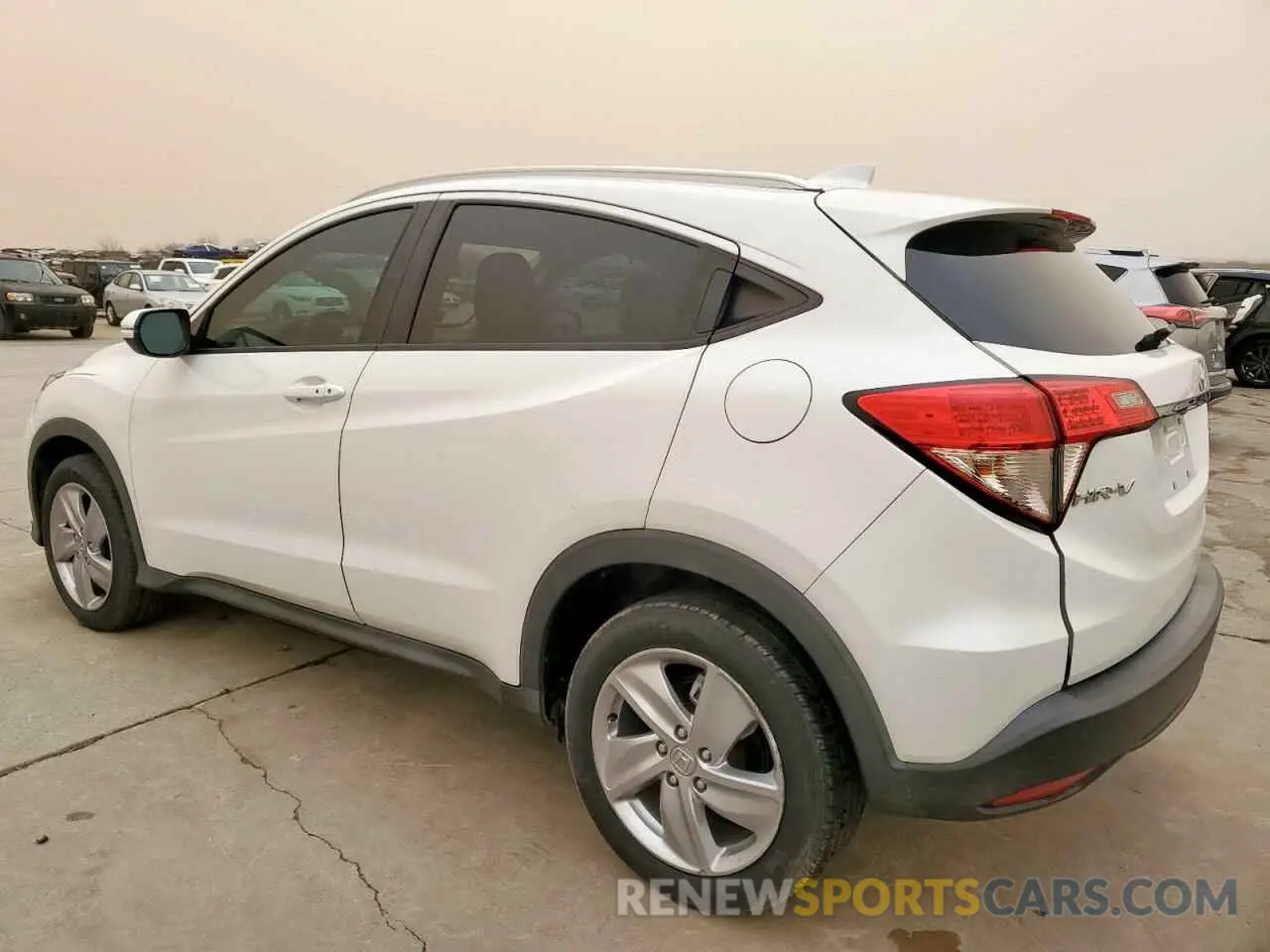 2 Photograph of a damaged car 3CZRU6H75LM700754 HONDA HR-V 2020