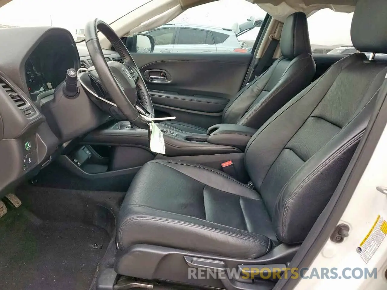 7 Photograph of a damaged car 3CZRU6H75LM700754 HONDA HR-V 2020