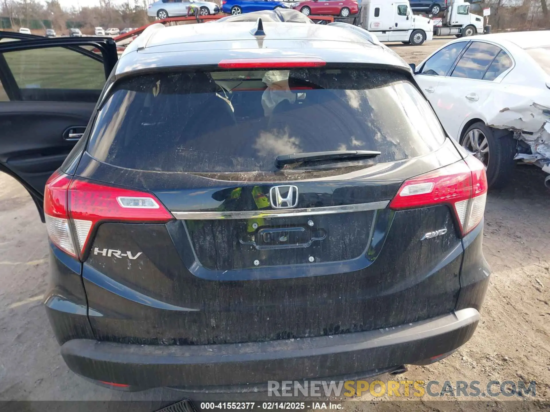 16 Photograph of a damaged car 3CZRU6H77LM729754 HONDA HR-V 2020
