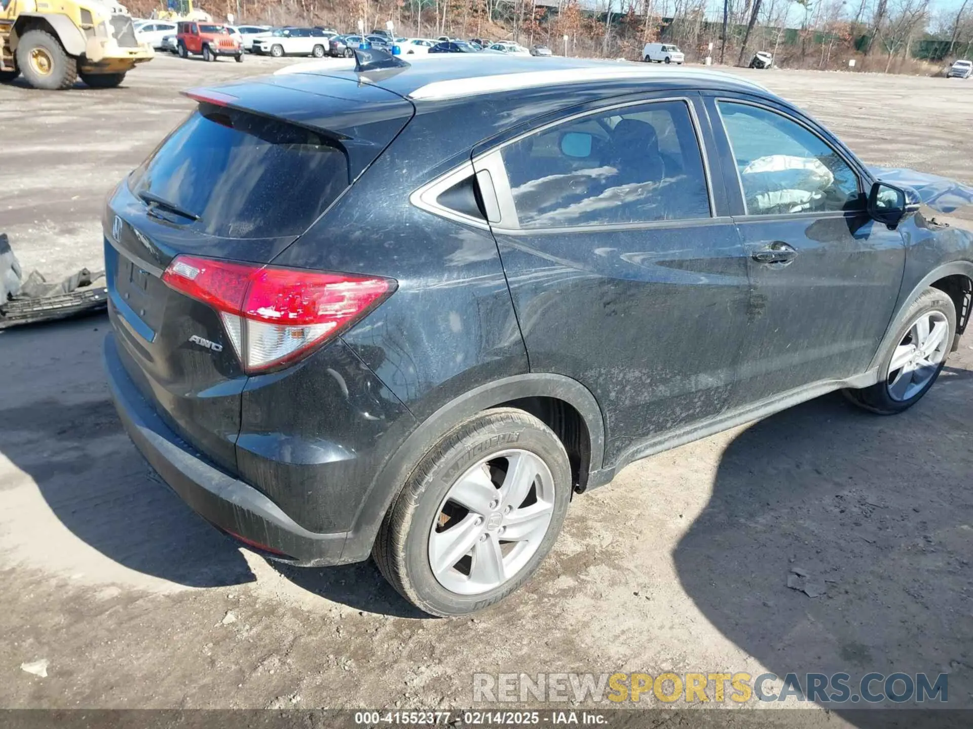 4 Photograph of a damaged car 3CZRU6H77LM729754 HONDA HR-V 2020