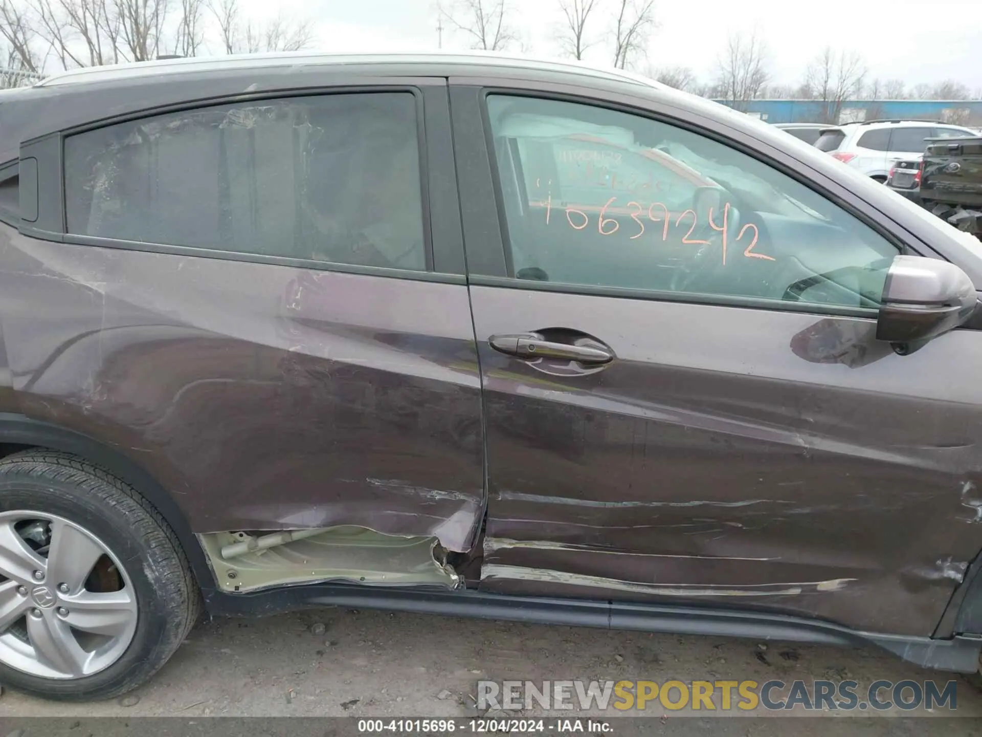 13 Photograph of a damaged car 3CZRU6H77LM731634 HONDA HR-V 2020