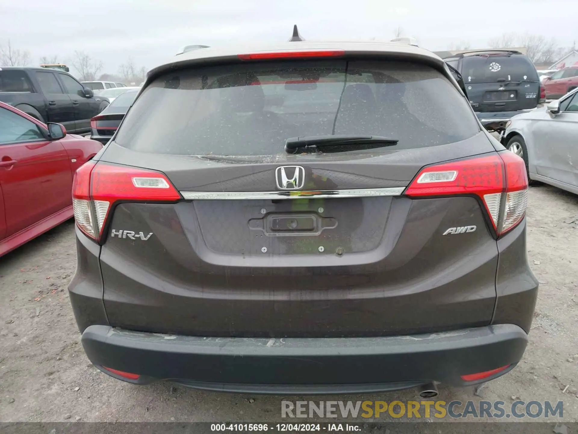 16 Photograph of a damaged car 3CZRU6H77LM731634 HONDA HR-V 2020