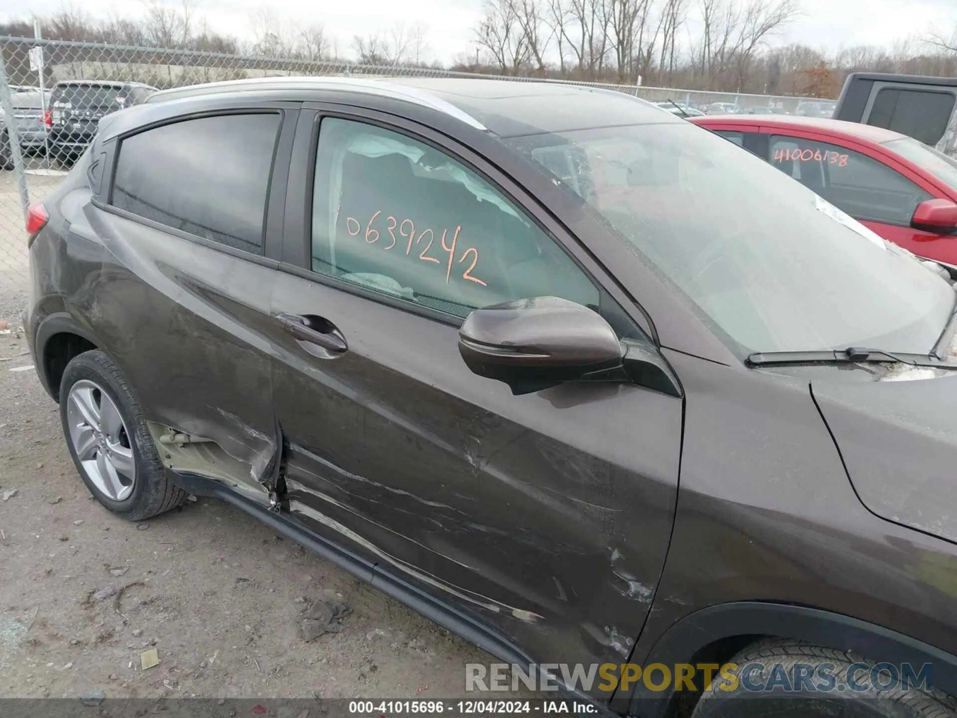 6 Photograph of a damaged car 3CZRU6H77LM731634 HONDA HR-V 2020