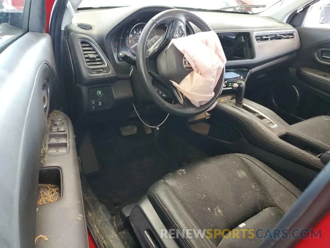 8 Photograph of a damaged car 3CZRU6H91LM738774 HONDA HR-V 2020
