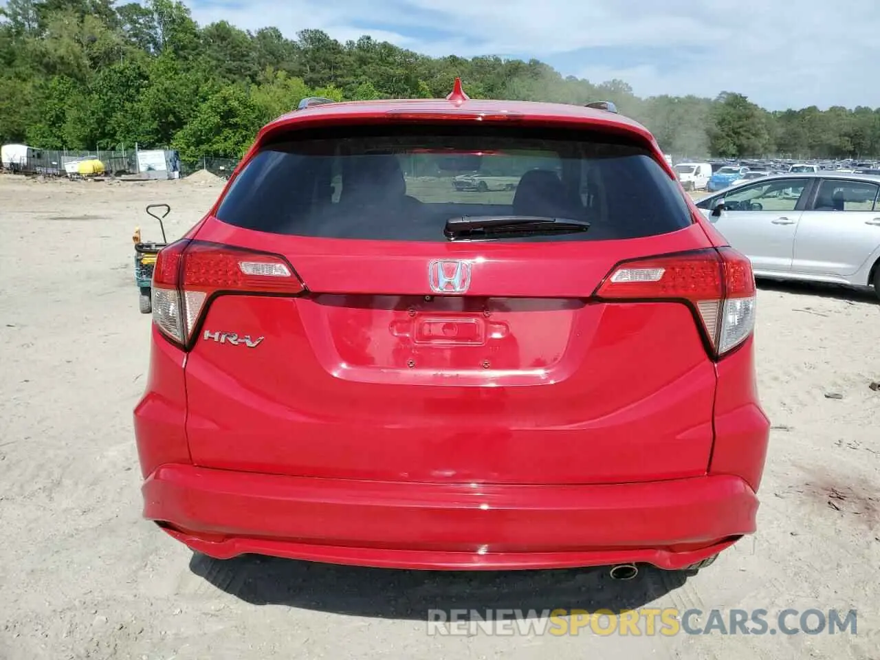6 Photograph of a damaged car 3CZRU6H92LM702432 HONDA HR-V 2020