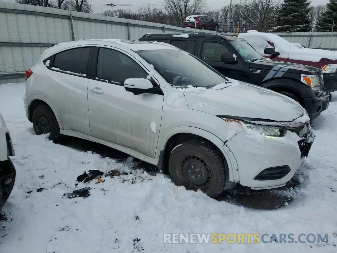 4 Photograph of a damaged car 3CZRU6H93LM720065 HONDA HR-V 2020