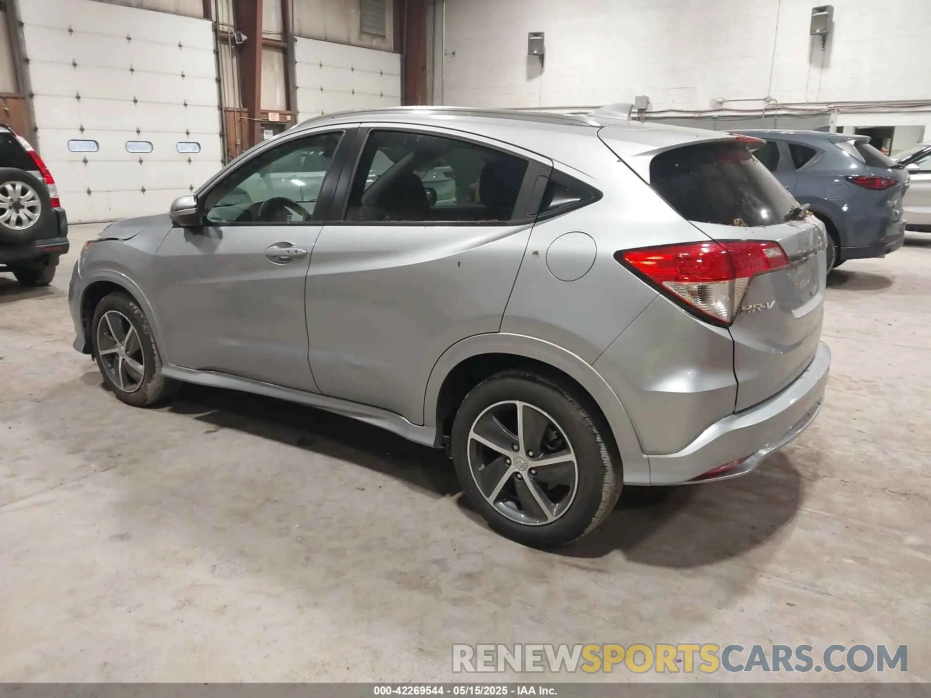 3 Photograph of a damaged car 3CZRU6H96LM708203 HONDA HR-V 2020