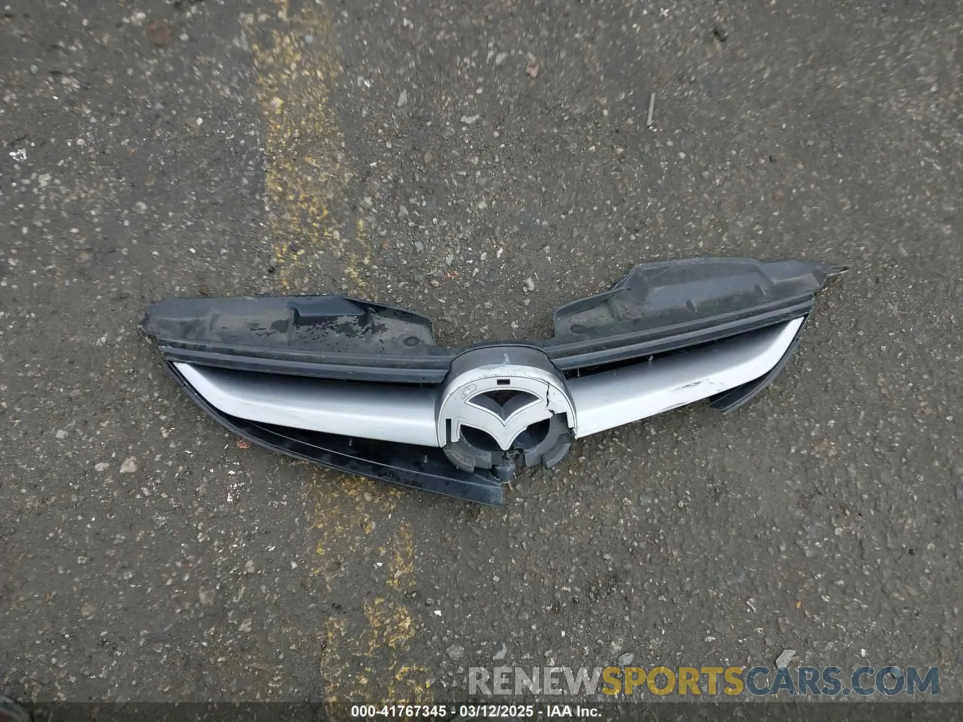 12 Photograph of a damaged car 3CZRU6H96LM736440 HONDA HR-V 2020