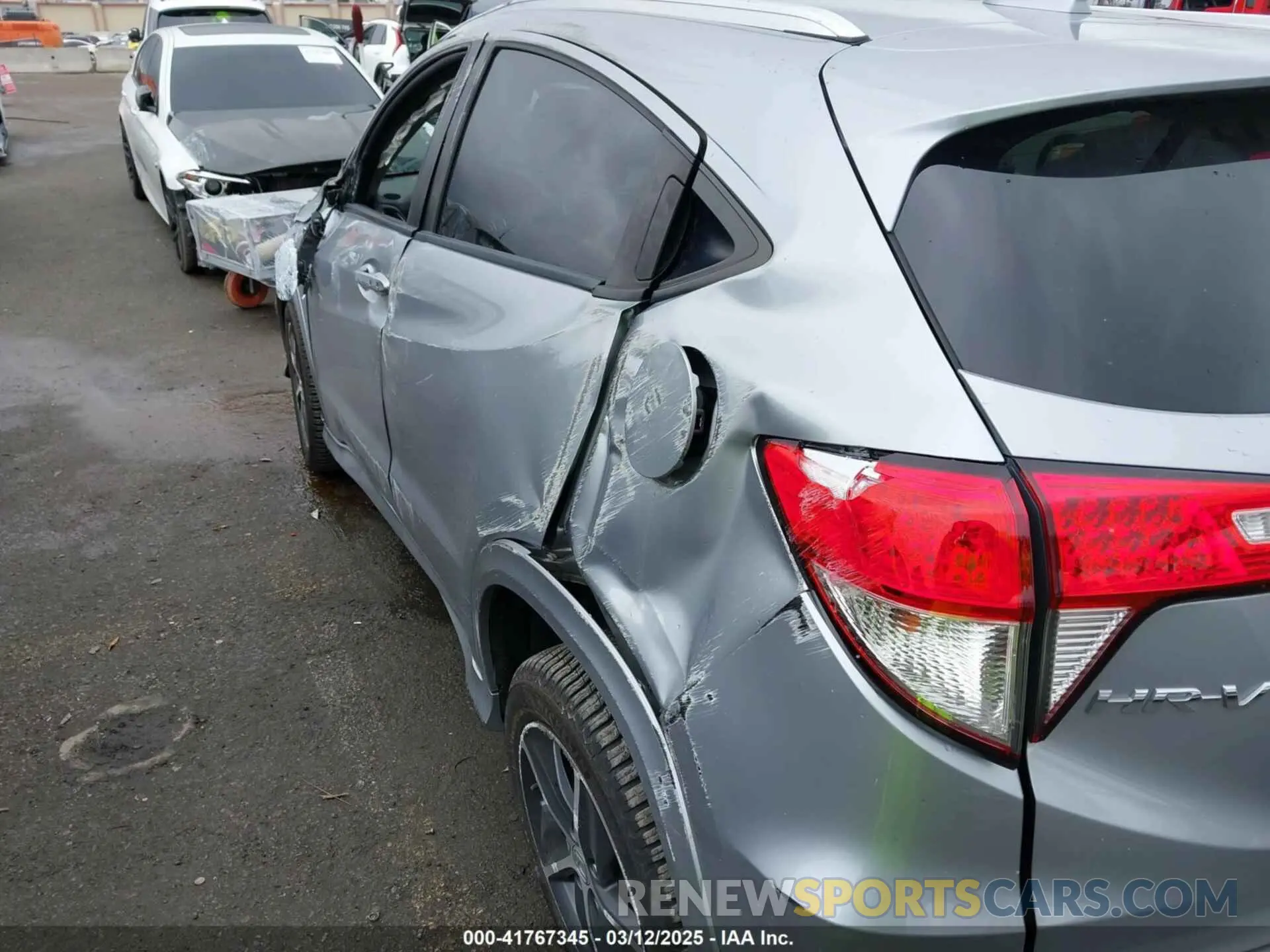 16 Photograph of a damaged car 3CZRU6H96LM736440 HONDA HR-V 2020