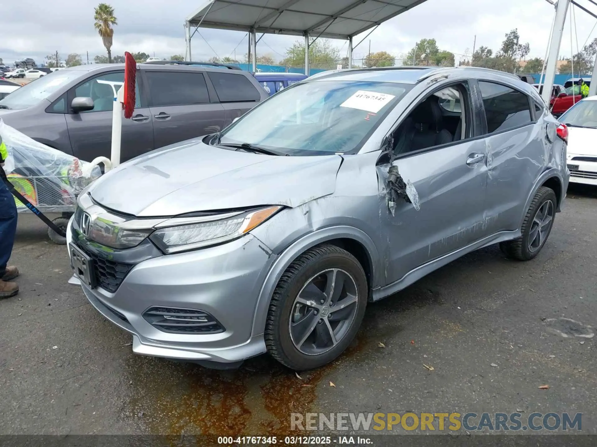 2 Photograph of a damaged car 3CZRU6H96LM736440 HONDA HR-V 2020