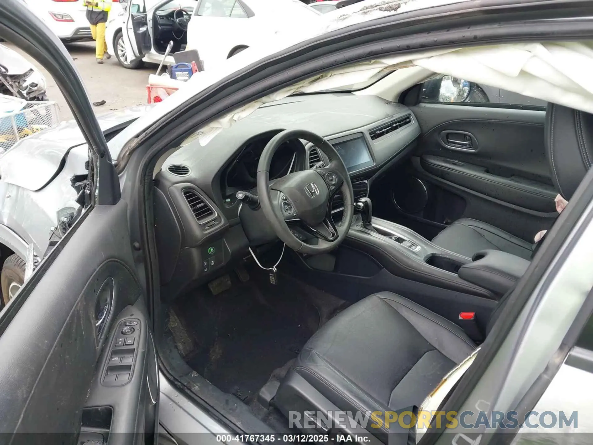 5 Photograph of a damaged car 3CZRU6H96LM736440 HONDA HR-V 2020