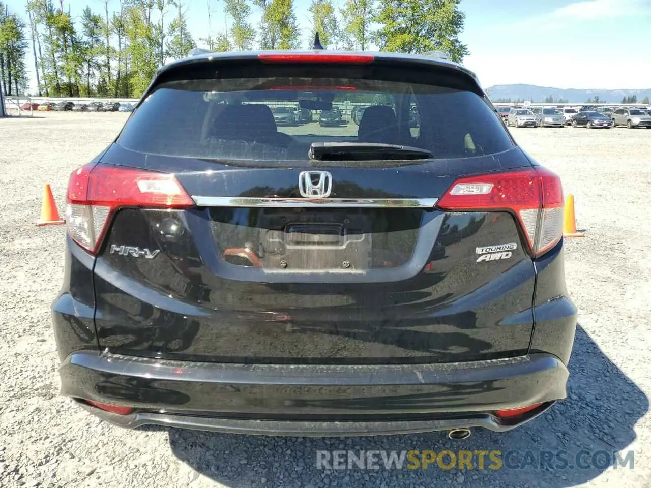 6 Photograph of a damaged car 3CZRU6H99LM700953 HONDA HR-V 2020