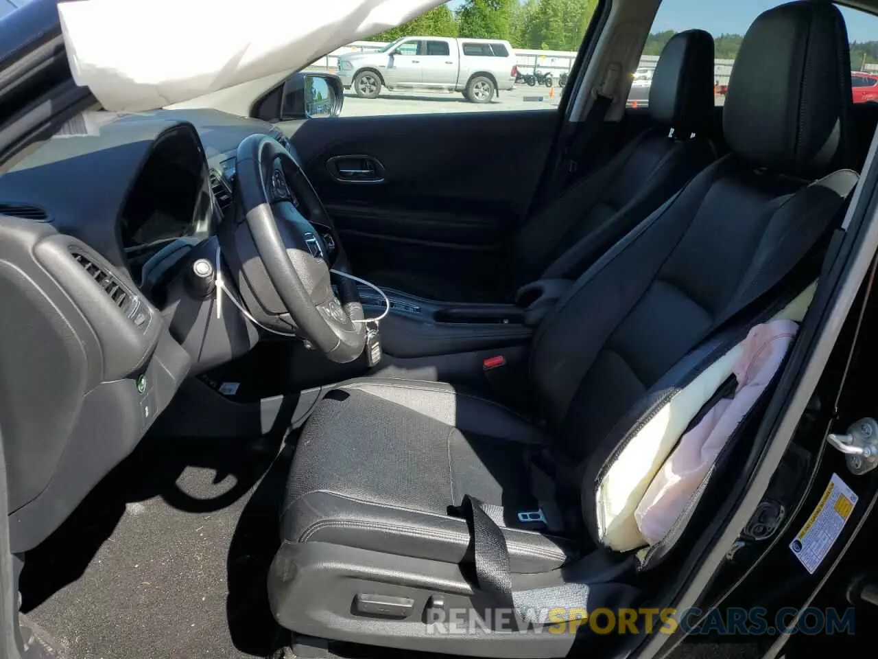 7 Photograph of a damaged car 3CZRU6H99LM700953 HONDA HR-V 2020