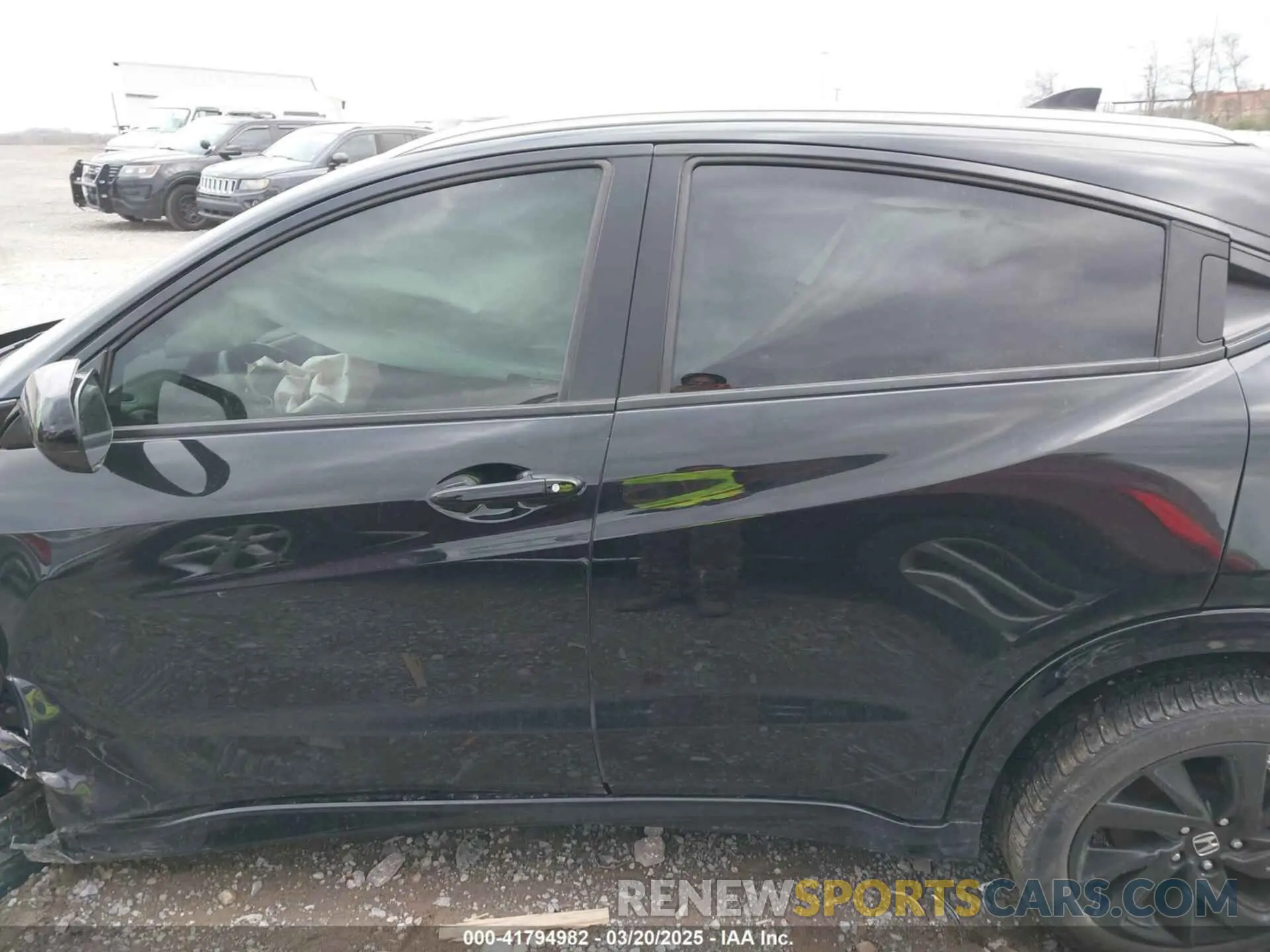 15 Photograph of a damaged car 3CZRU5H11MM720863 HONDA HR-V 2021