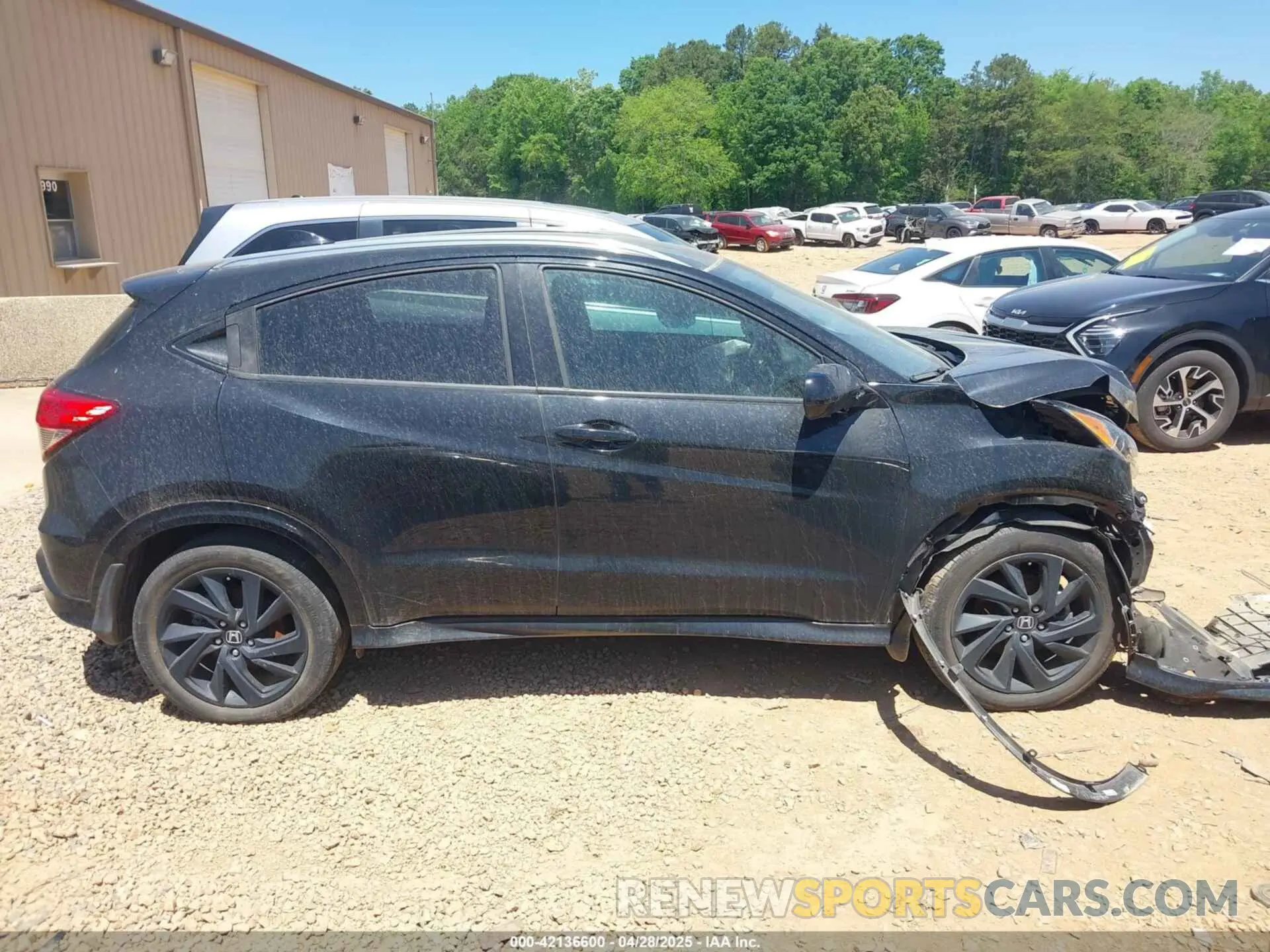 13 Photograph of a damaged car 3CZRU5H11MM721835 HONDA HR-V 2021