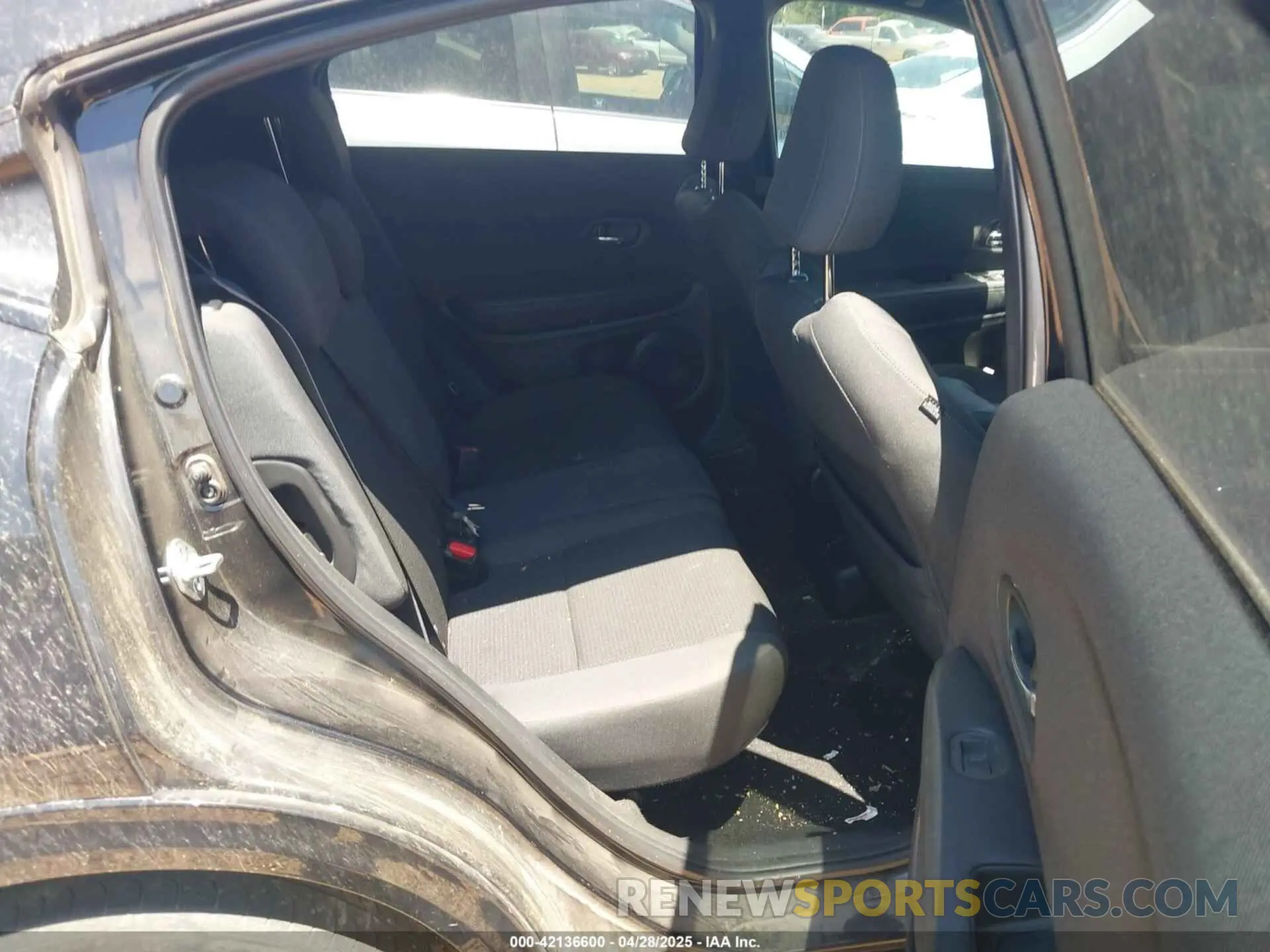 8 Photograph of a damaged car 3CZRU5H11MM721835 HONDA HR-V 2021