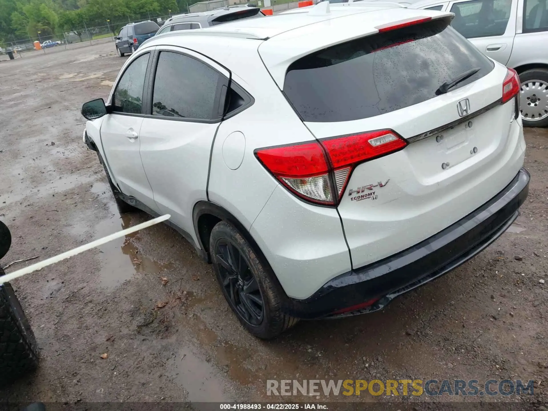 3 Photograph of a damaged car 3CZRU5H12MM700461 HONDA HR-V 2021